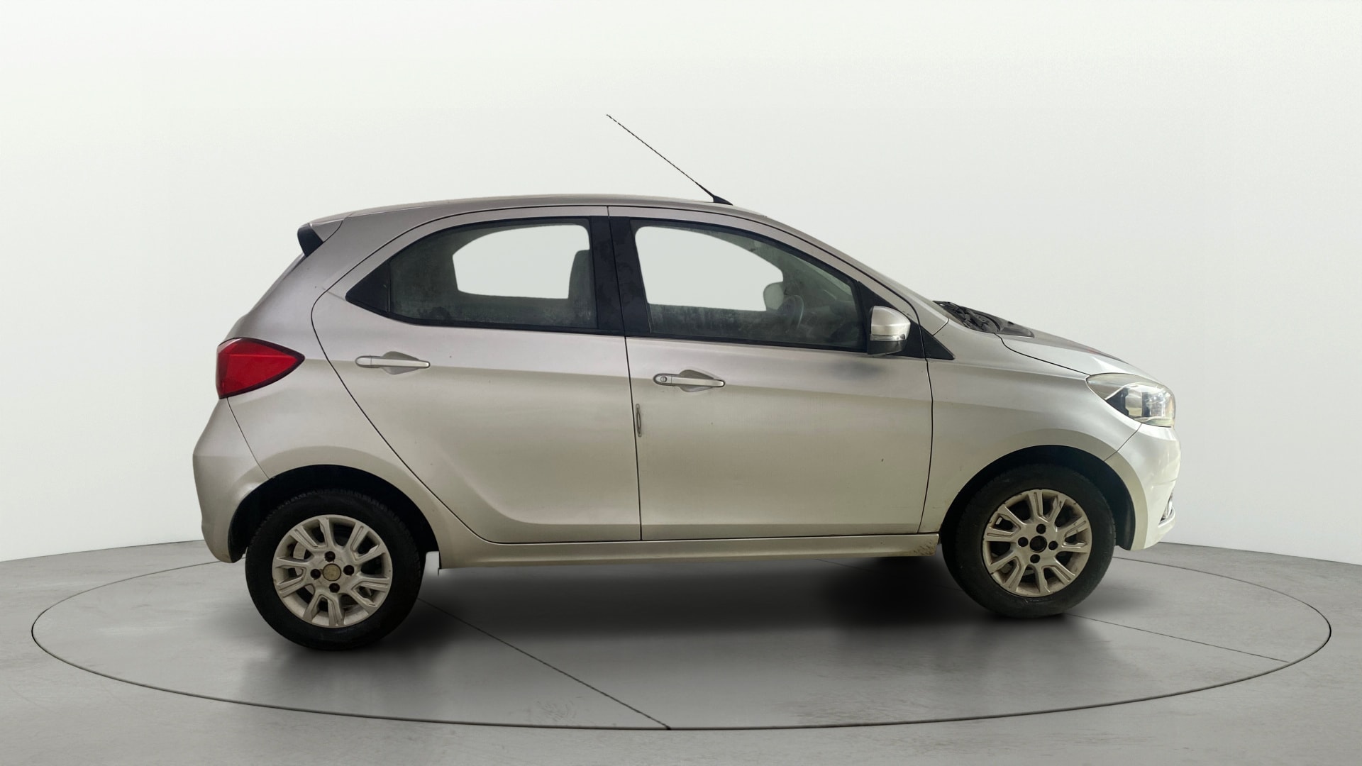 View 2016 Tata Tiago Revotorq XB Image 8 Used 2016 Tata Tiago Revotorq XB Image 8