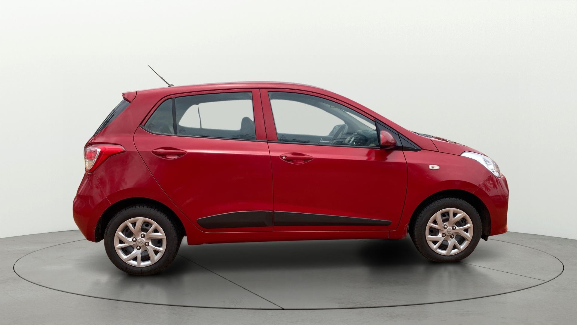 View 2017 Hyundai Grand i10 Sportz 1.2 Kappa Image 8 Used 2017 Hyundai Grand i10 Sportz 1.2 Kappa Image 8