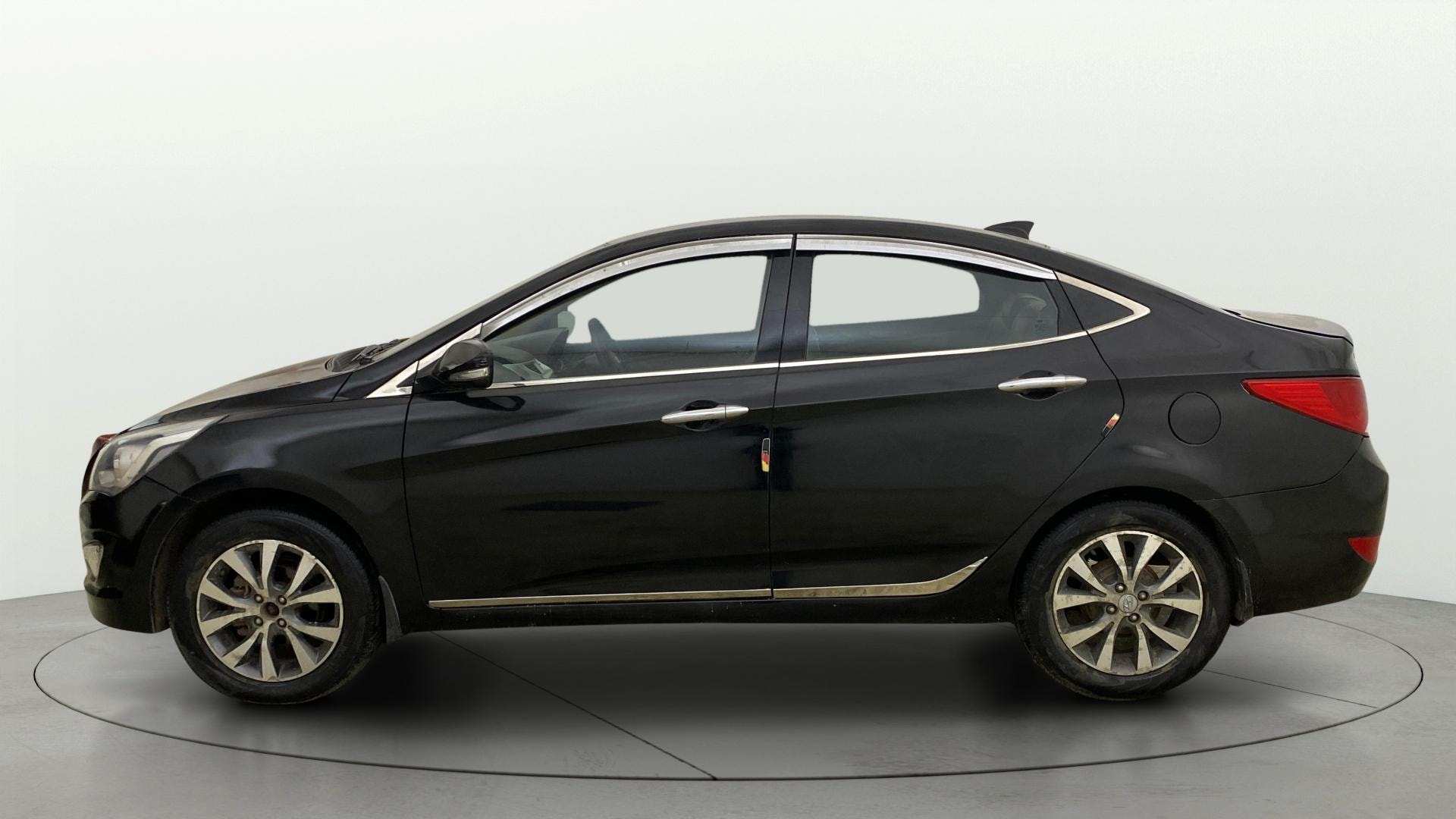 View 2016 Hyundai Verna 1.6 VTVT SX Image 5 Used 2016 Hyundai Verna 1.6 VTVT SX Image 5