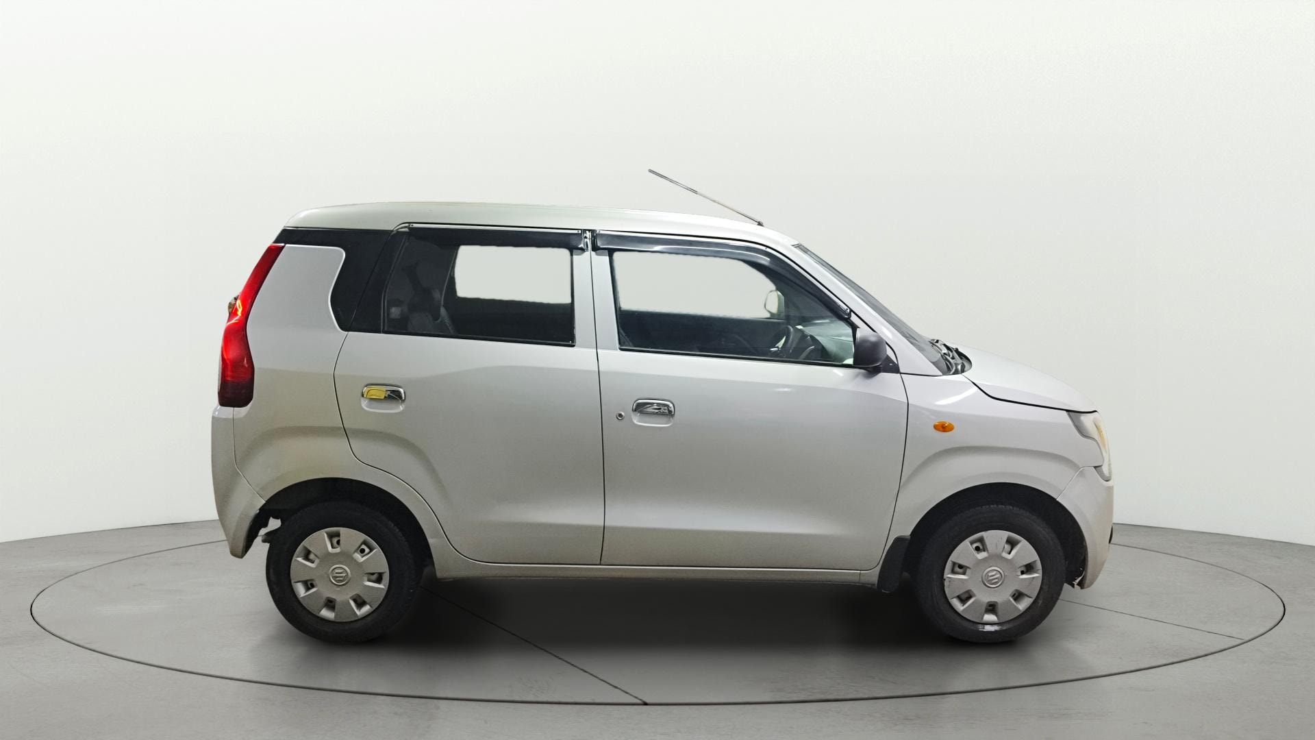 View 2021 Maruti Suzuki 1000 Base Variant Image 26 Used 2021 Maruti Suzuki 1000 Base Variant Image 26