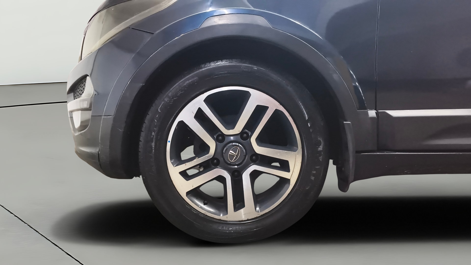 View 2017 Tata Hexa XT 4X2 Image 36 Used 2017 Tata Hexa XT 4X2 Image 36