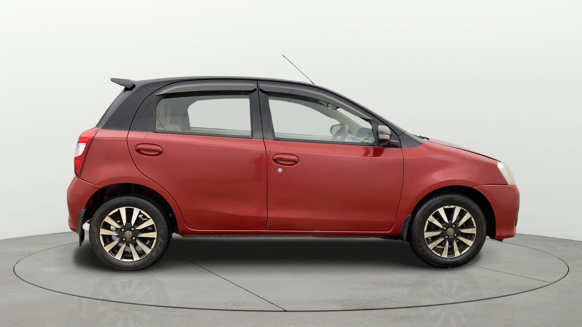 View 2017 Toyota Etios Liva VX Image 8 Used 2017 Toyota Etios Liva VX Image 8