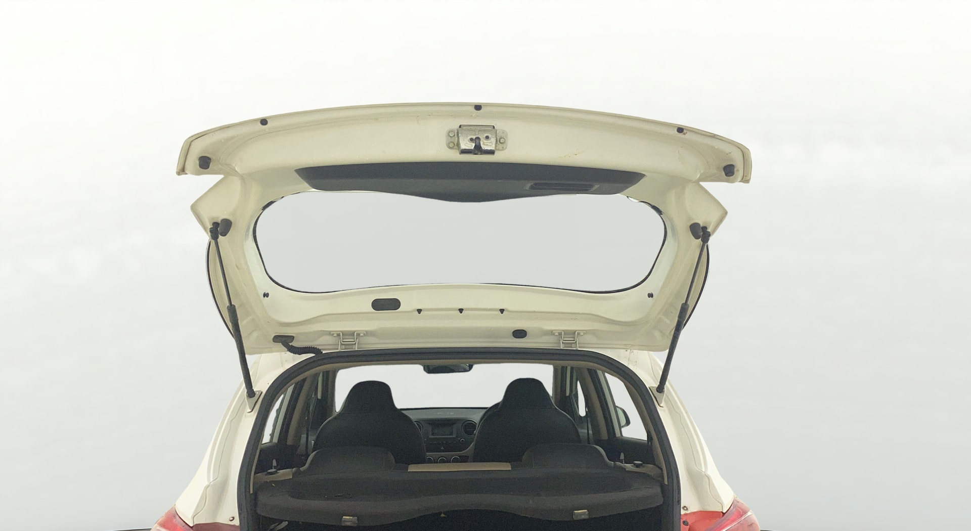 View 2017 Hyundai Grand i10 Sportz 1.2 Kappa Image 16 Used 2017 Hyundai Grand i10 Sportz 1.2 Kappa Image 16