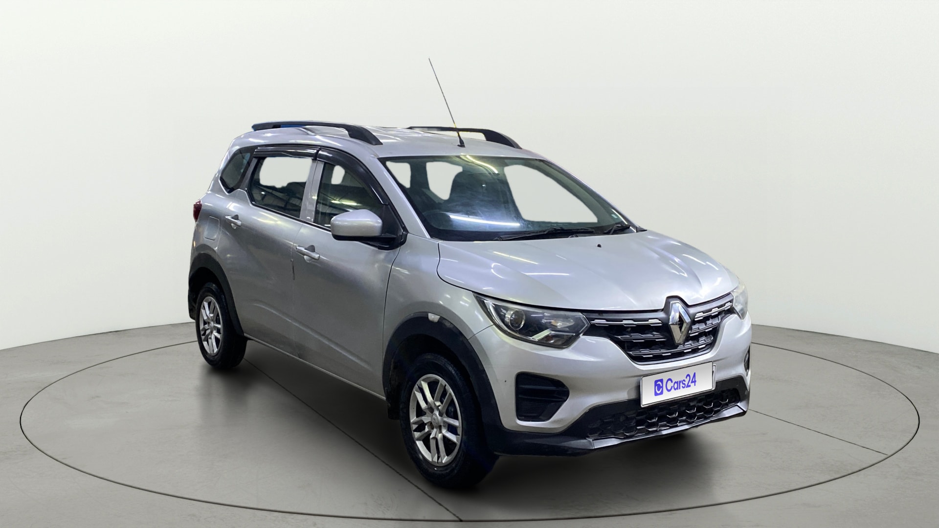 View 2021 Renault Triber RXE Image 24 Used 2021 Renault Triber RXE Image 24