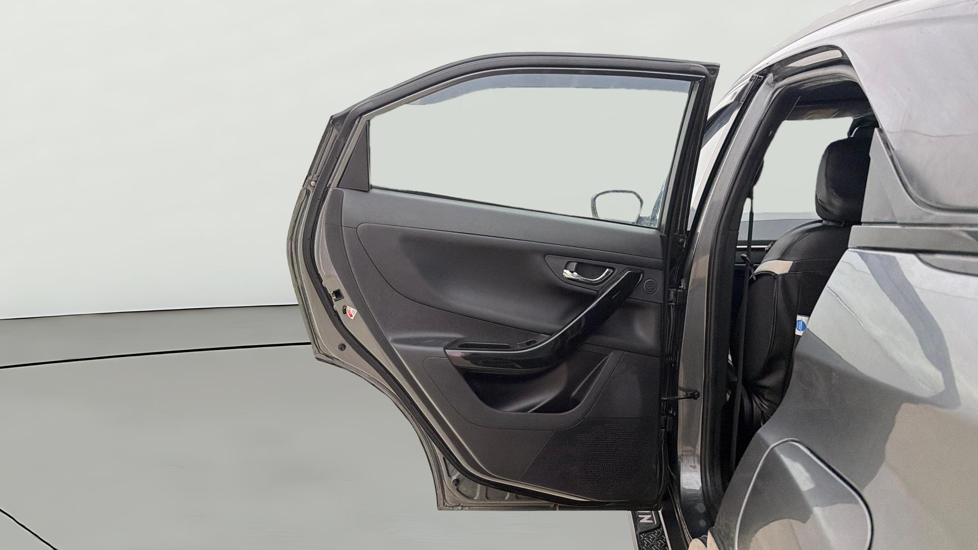 View 2024 Tata Nexon Revotron XE Image 15 Used 2024 Tata Nexon Revotron XE Image 15