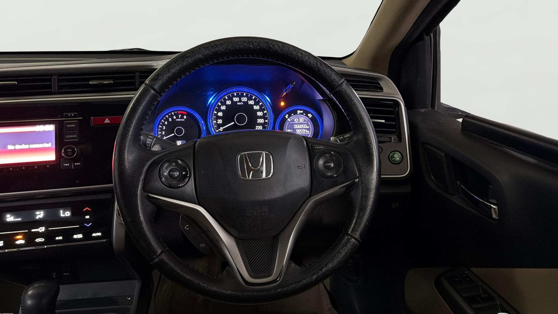 View 2016 Honda City ZX MT Diesel Anniversary Edition Image 13 Used 2016 Honda City ZX MT Diesel Anniversary Edition Image 13