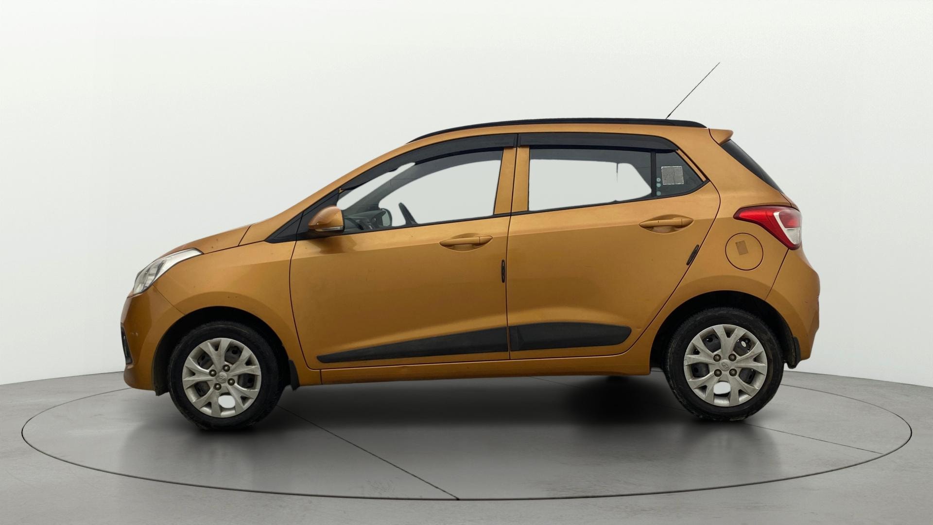 View 2016 Hyundai Grand i10 Sportz 1.2 Kappa Image 5 Used 2016 Hyundai Grand i10 Sportz 1.2 Kappa Image 5