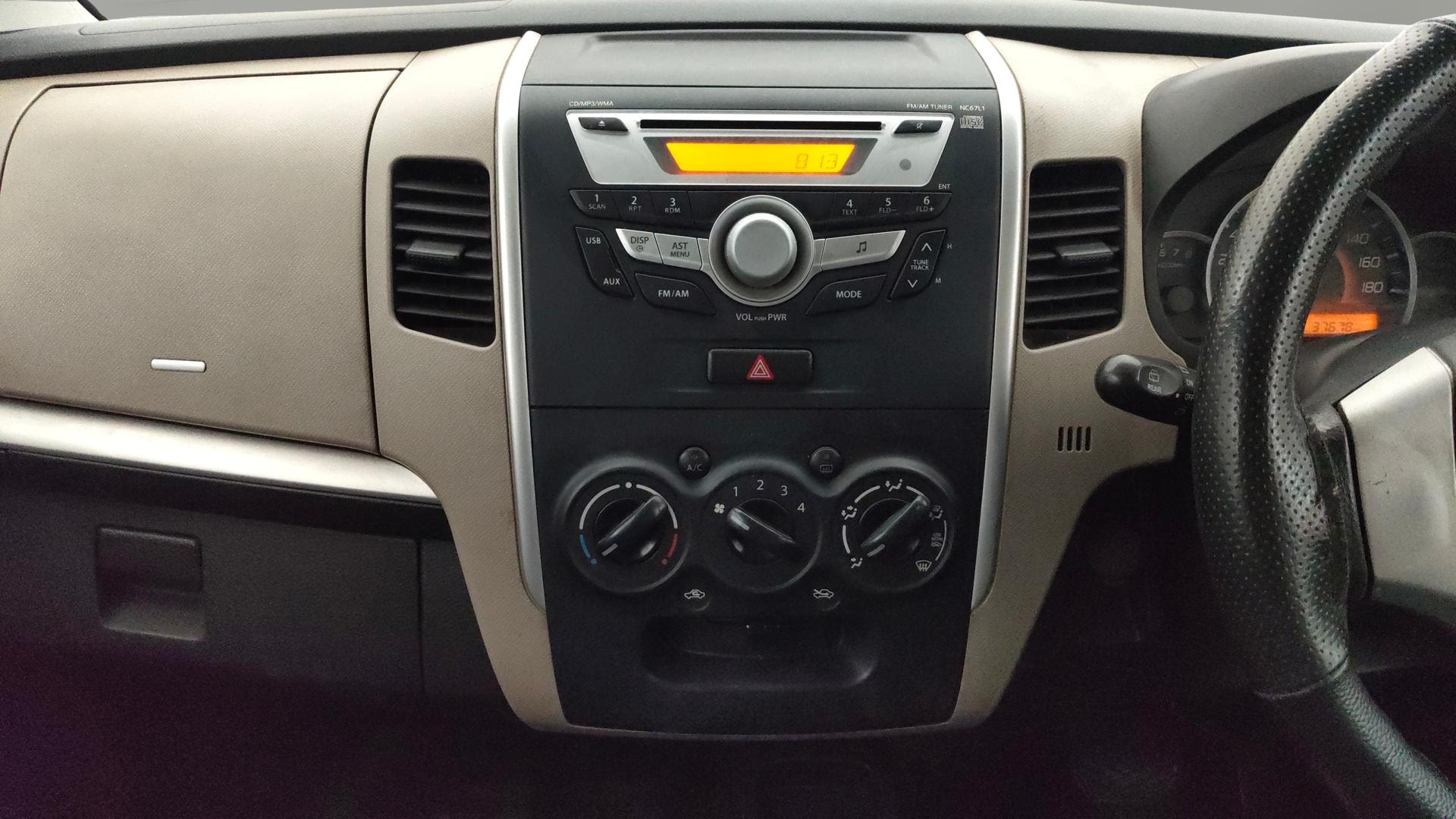View 2016 Maruti Suzuki 1000 Base Variant Image 17 Used 2016 Maruti Suzuki 1000 Base Variant Image 17