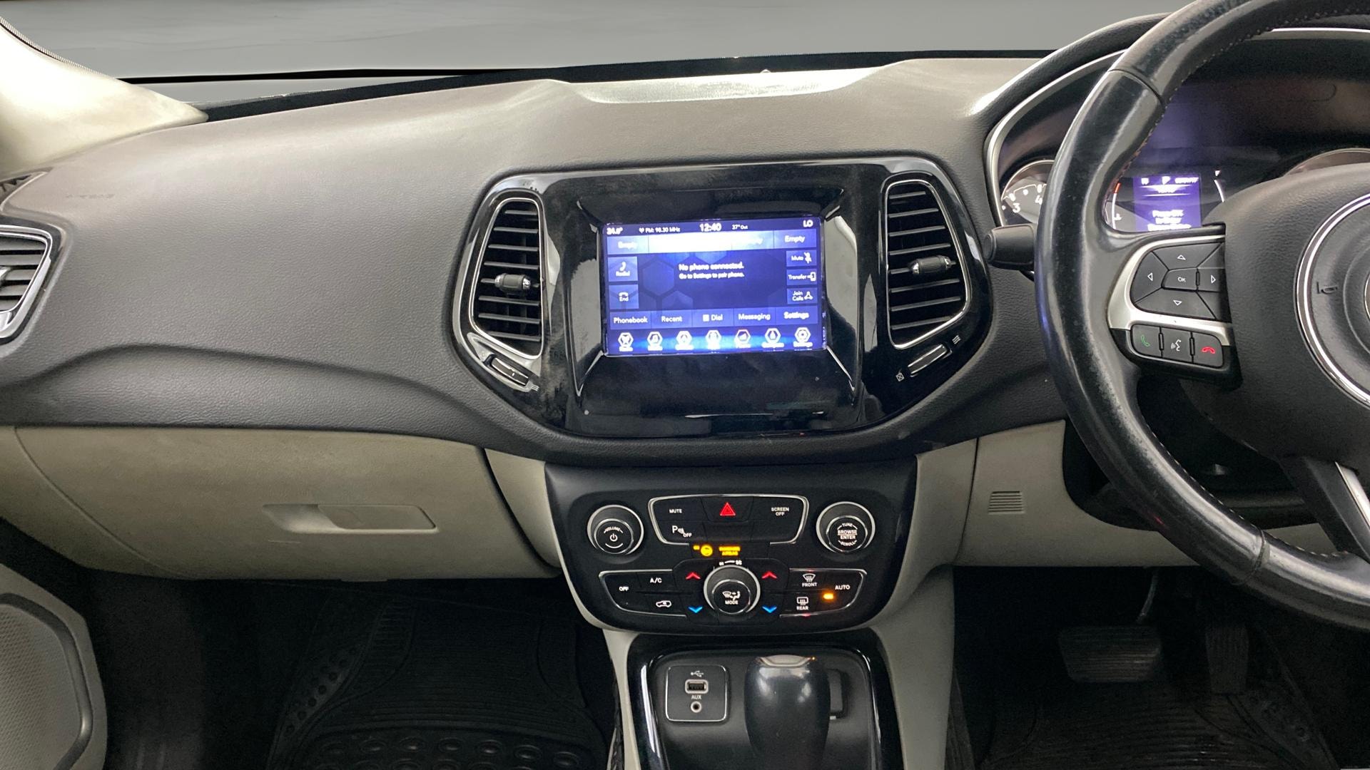 View 2019 Jeep Compass Limited 1.4 Multi AIR Petrol DDCT AT BS IV Image 17 Used 2019 Jeep Compass Limited 1.4 Multi AIR Petrol DDCT AT BS IV Image 17