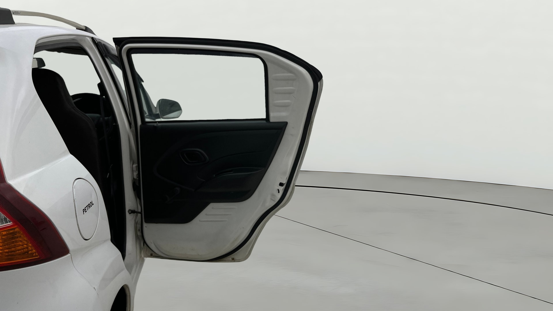View 2018 Datsun Redi GO T(O)-0.8L BS IV Image 7 Used 2018 Datsun Redi GO T(O)-0.8L BS IV Image 7