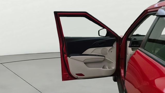 View Mahindra XUV300 Image 32 Used Mahindra XUV300 Image 32
