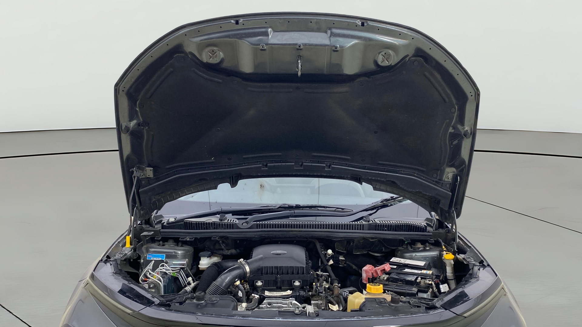 View 2025 Tata Curvv Smart 1.2 Revotron Petrol 6MT Image 20 Used 2025 Tata Curvv Smart 1.2 Revotron Petrol 6MT Image 20