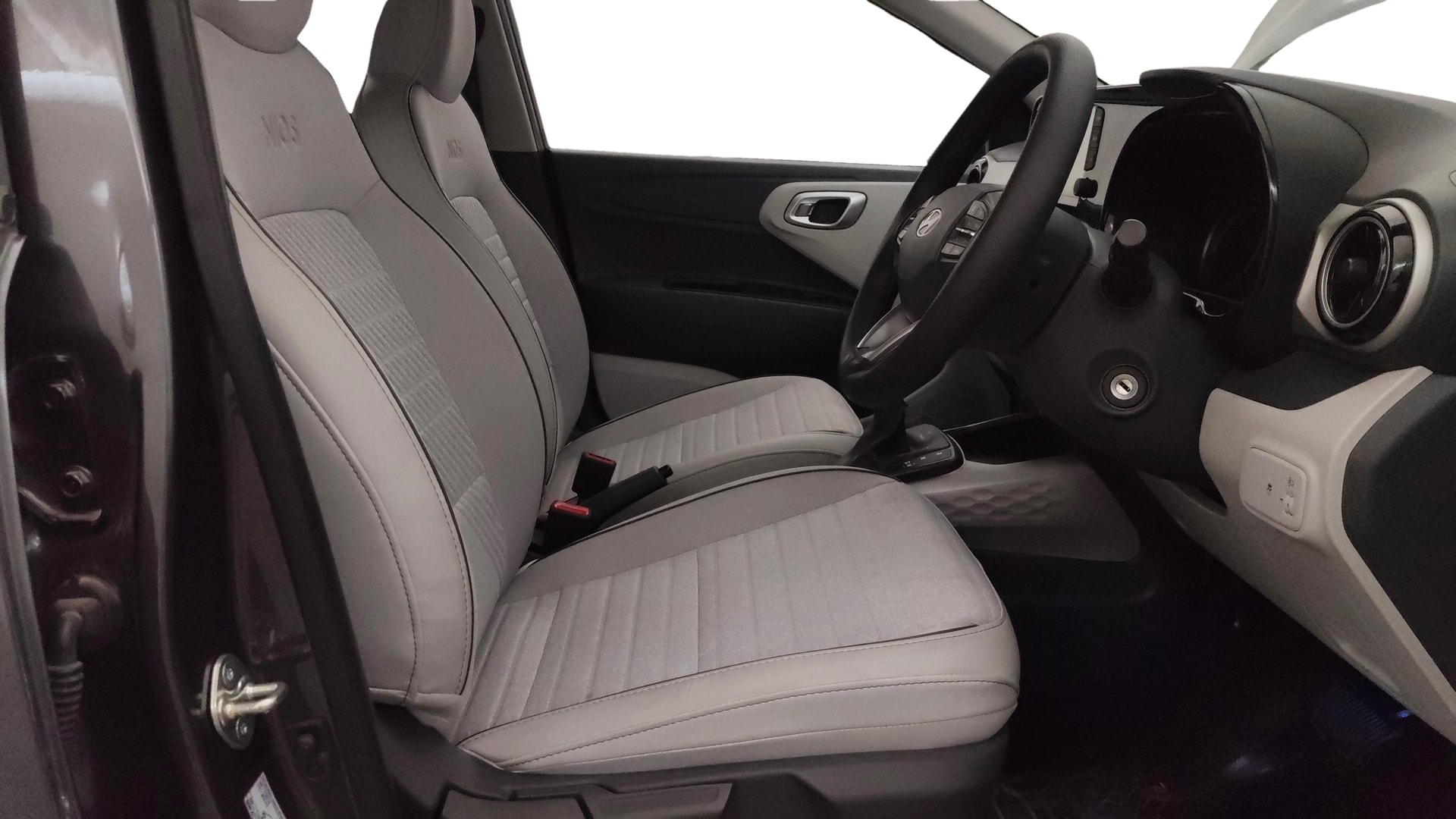 View 2024 Hyundai Grand i10 Nios Sportz Petrol AMT Image 27 Used 2024 Hyundai Grand i10 Nios Sportz Petrol AMT Image 27
