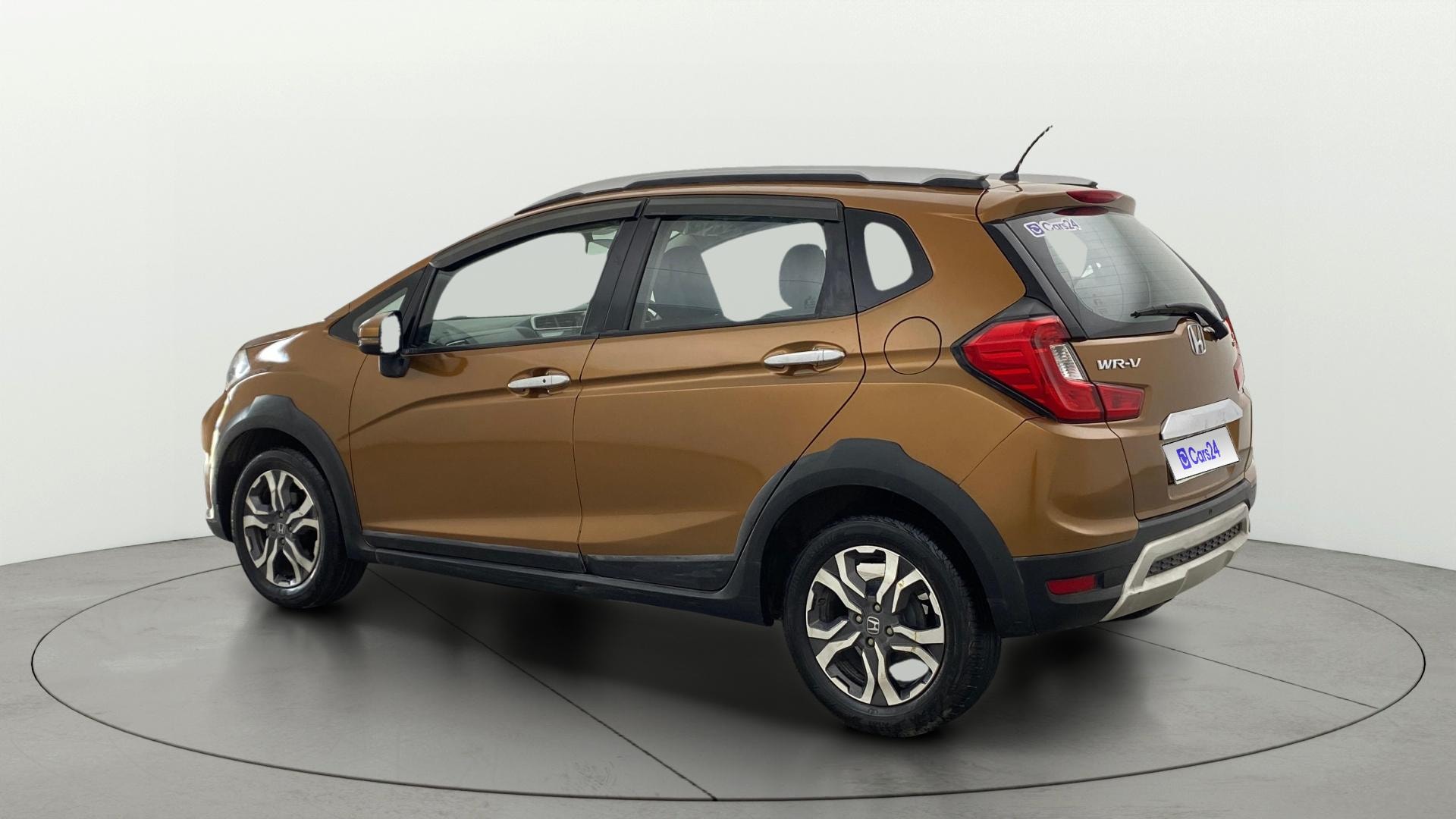 View 2017 Honda WR-V S MT Diesel Edge Edition Image 2 Used 2017 Honda WR-V S MT Diesel Edge Edition Image 2
