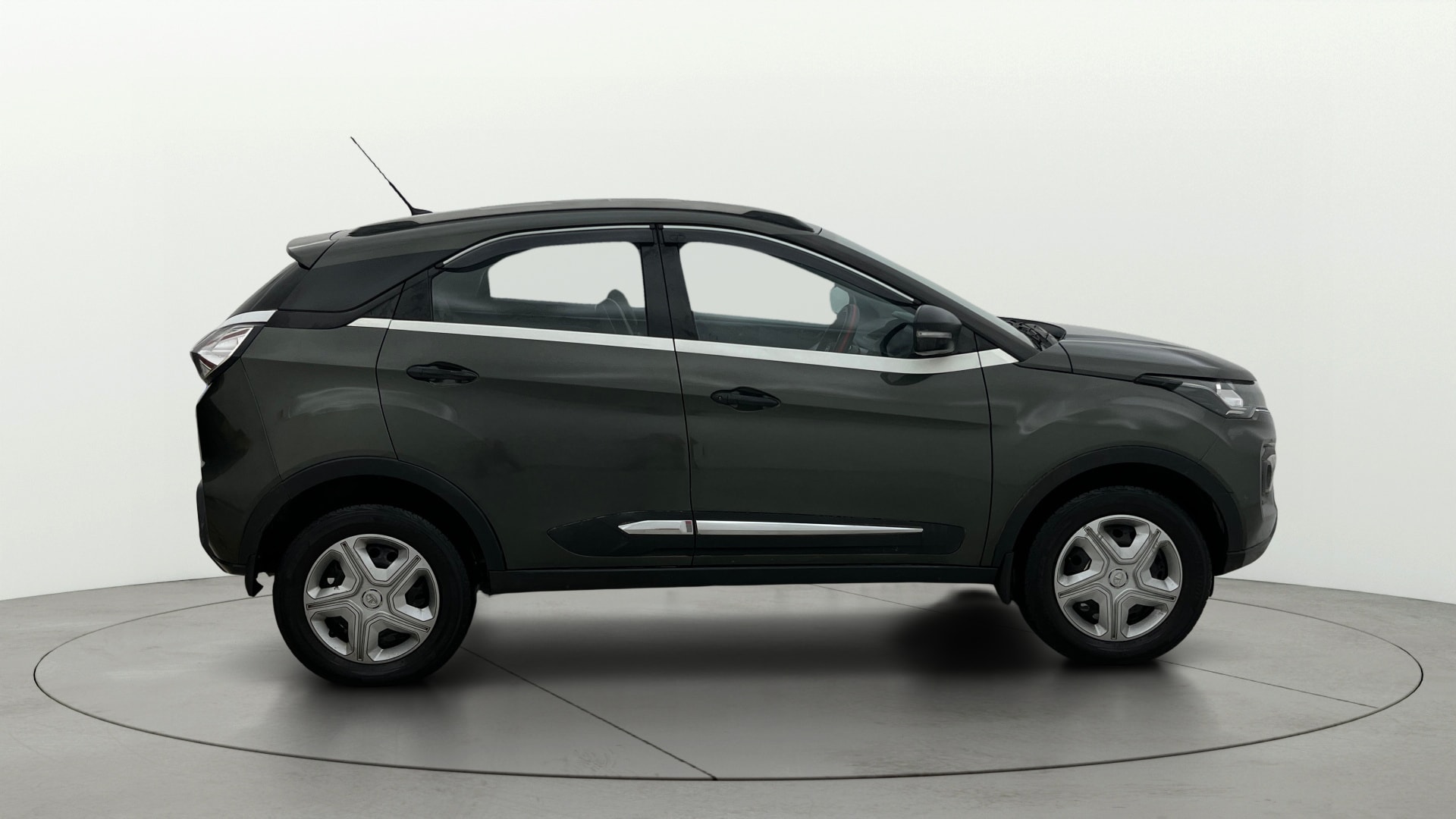 View 2020 Tata Nexon Revotron XE Image 8 Used 2020 Tata Nexon Revotron XE Image 8