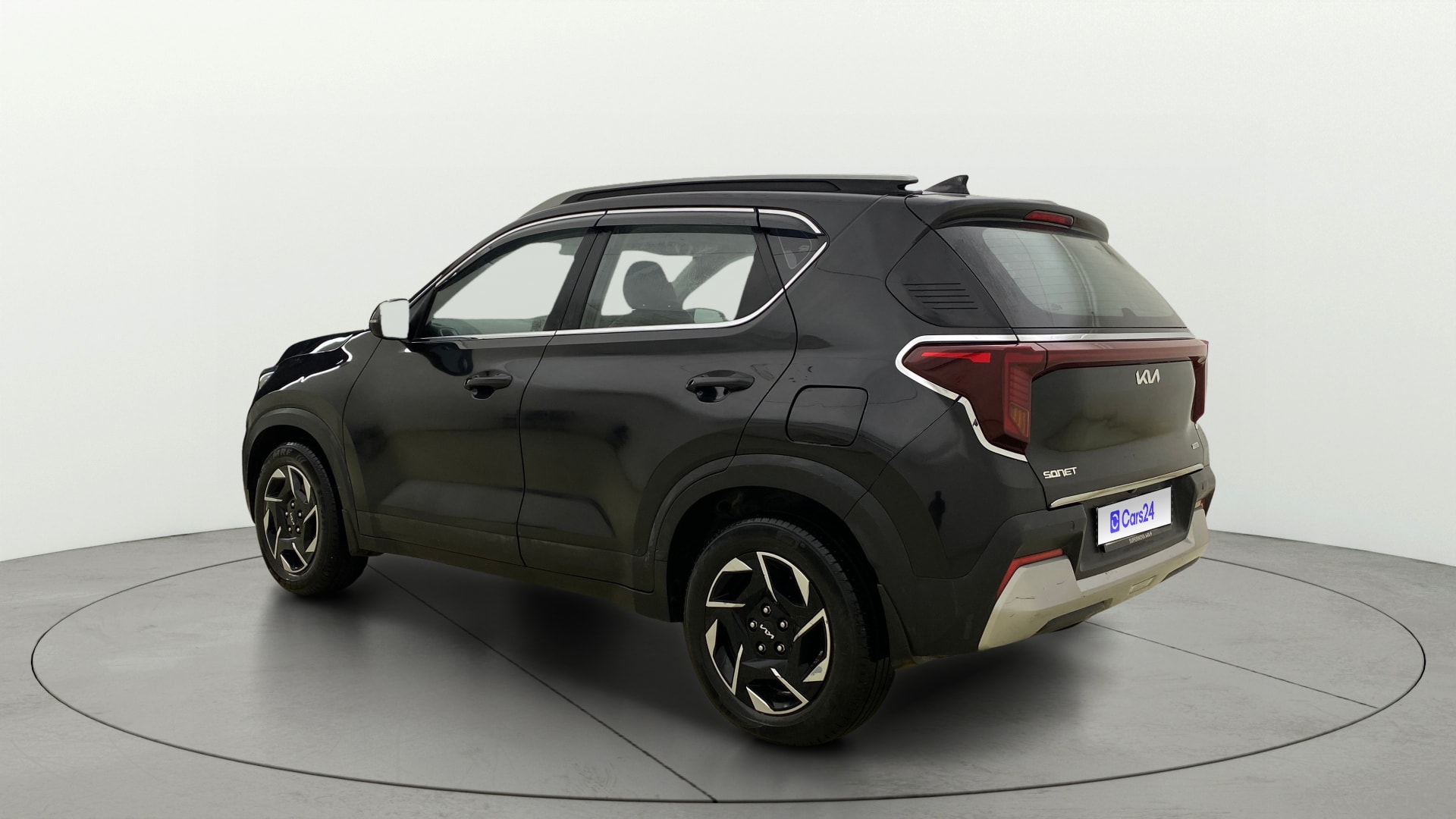 View 2024 Kia Sonet HTE Petrol Image 2 Used 2024 Kia Sonet HTE Petrol Image 2