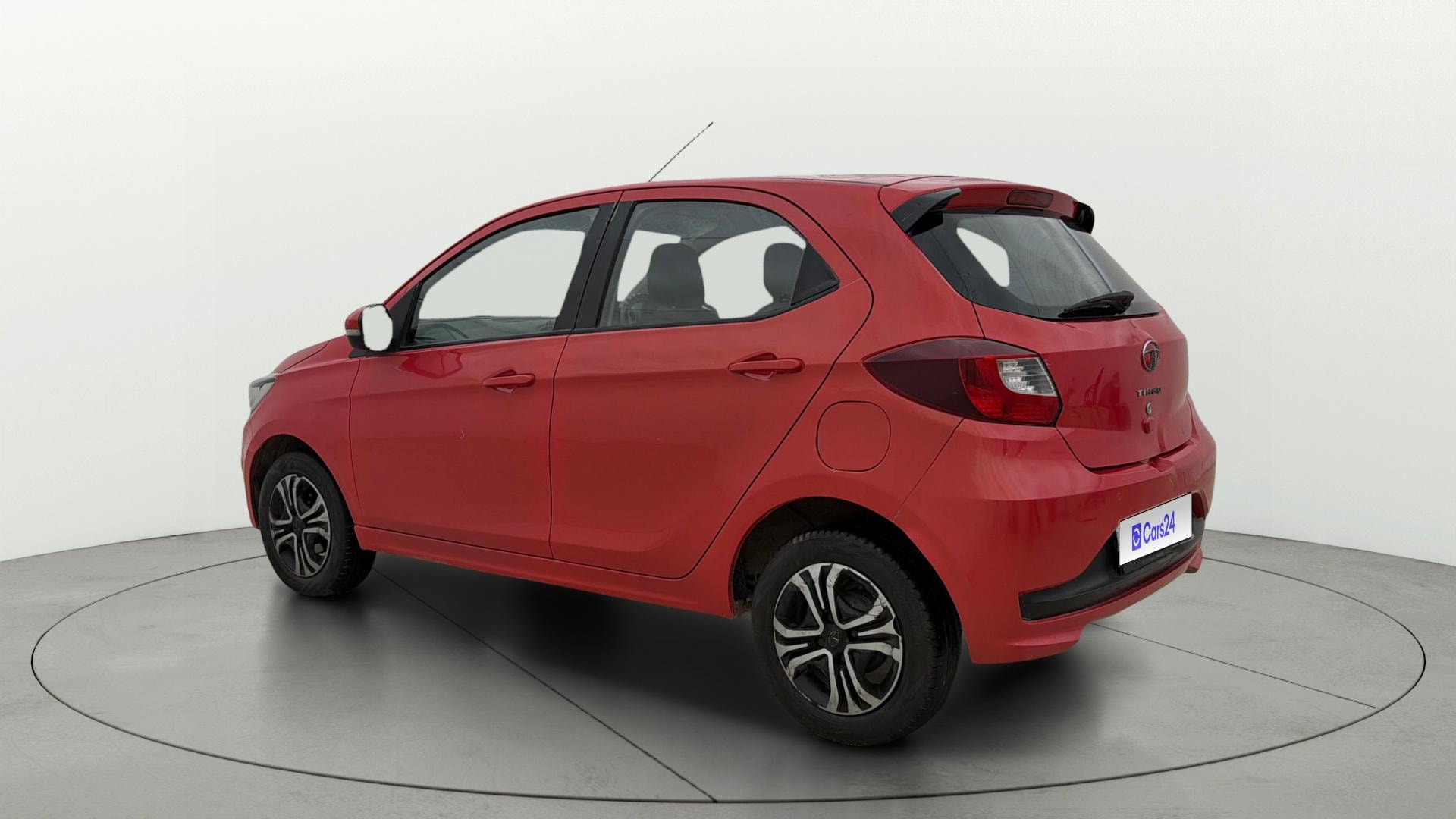 View 2021 Tata Tiago Revotorq XB Image 2 Used 2021 Tata Tiago Revotorq XB Image 2