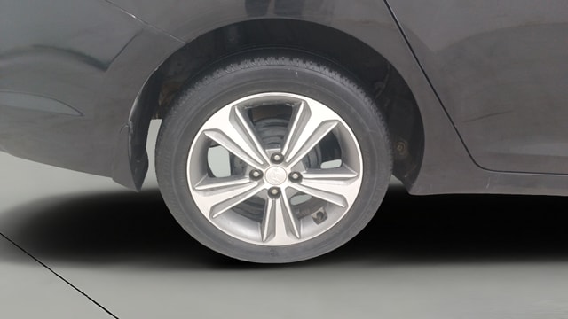 View Hyundai Verna Image 33 Used Hyundai Verna Image 33