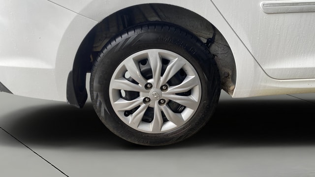 View Hyundai Verna Image 25 Used Hyundai Verna Image 25