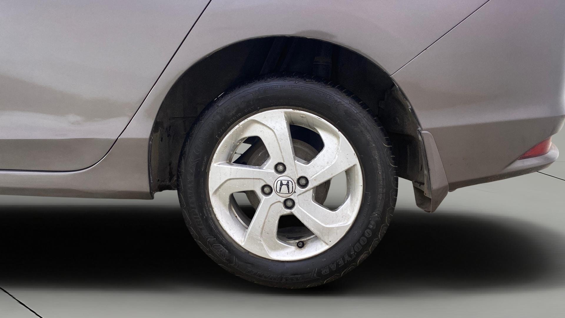 View 2014 Honda City ZX MT Diesel Anniversary Edition Image 12 Used 2014 Honda City ZX MT Diesel Anniversary Edition Image 12
