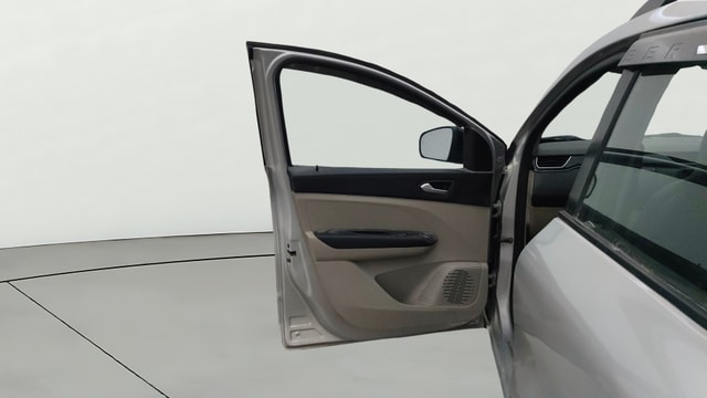 View Renault Triber Image 31 Used Renault Triber Image 31