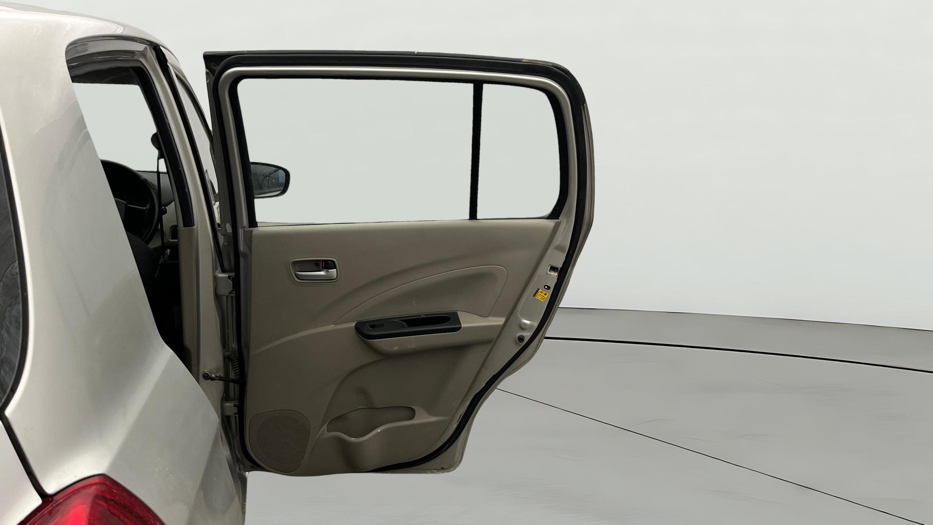 View 2015 Maruti Suzuki 1000 Base Variant Image 7 Used 2015 Maruti Suzuki 1000 Base Variant Image 7