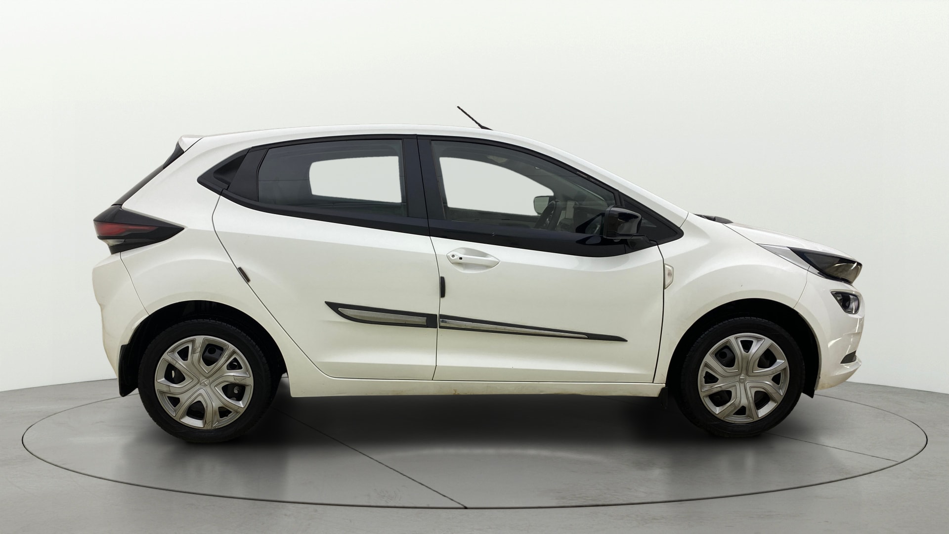 View 2022 Tata Altroz XT Petrol Image 9 Used 2022 Tata Altroz XT Petrol Image 9