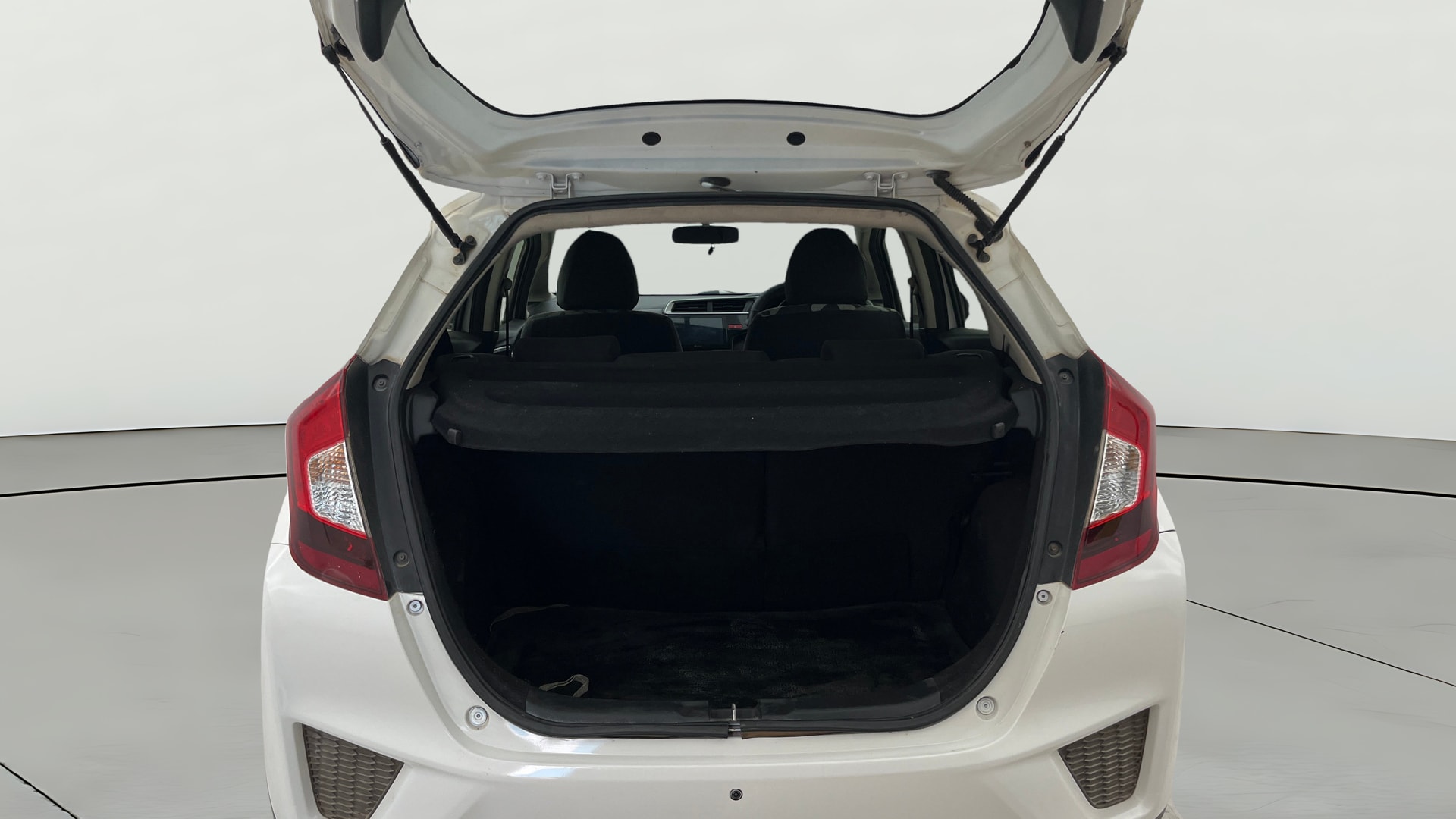 View 2016 Honda Jazz E MT Diesel Image 37 Used 2016 Honda Jazz E MT Diesel Image 37
