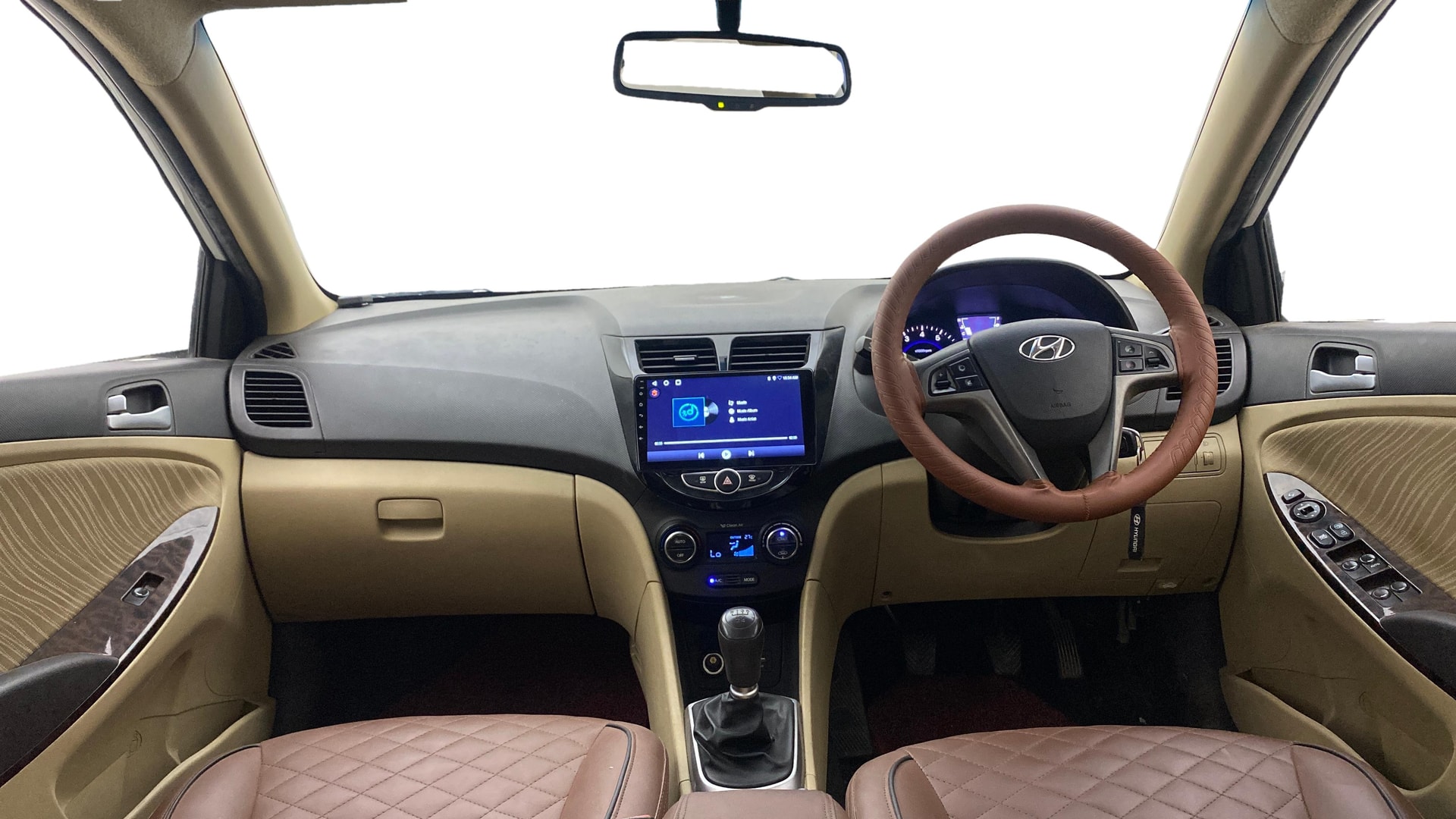 View 2015 Hyundai Fluidic Verna 1.6 VTVT S Image 15 Used 2015 Hyundai Fluidic Verna 1.6 VTVT S Image 15