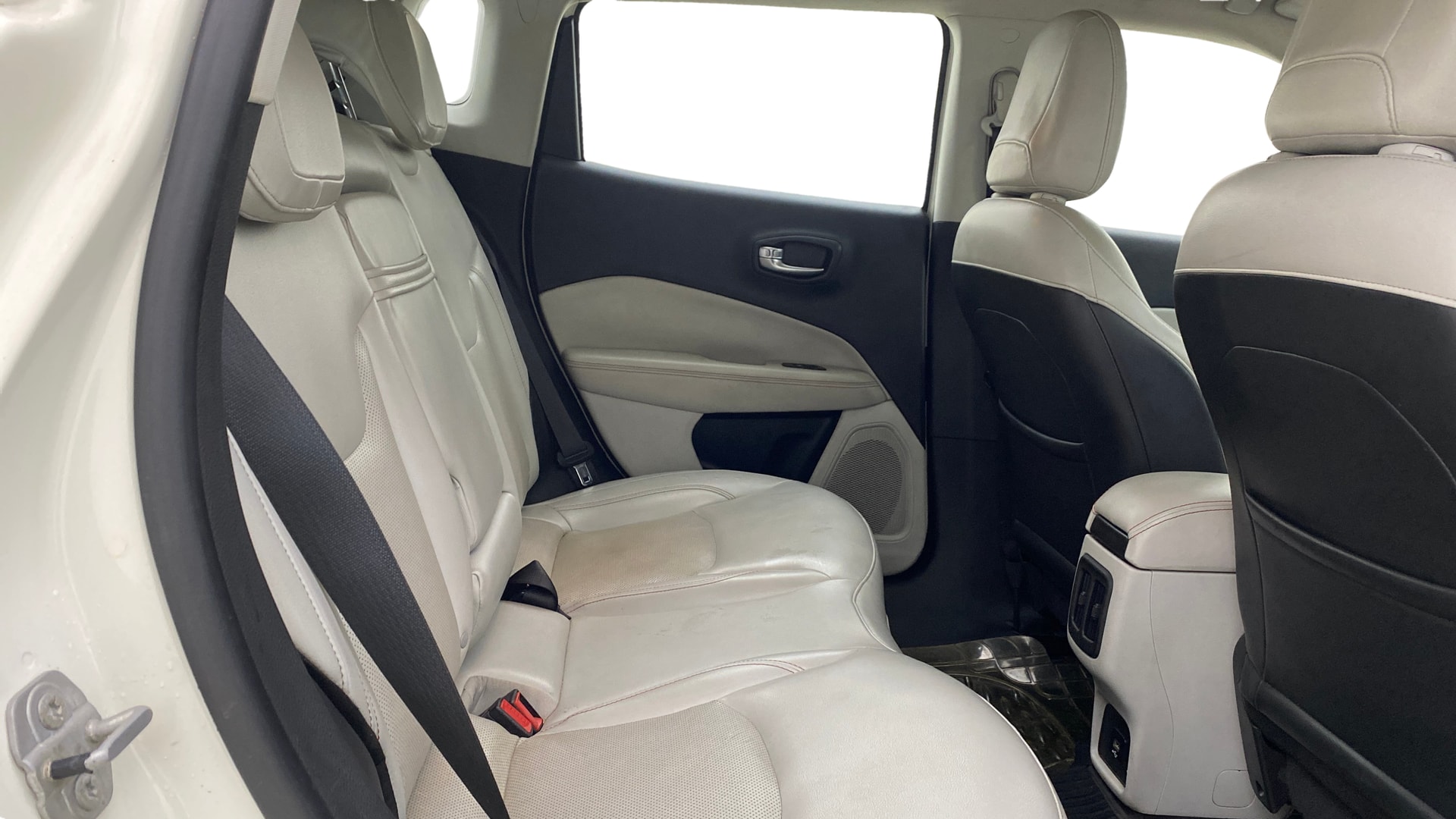 View 2020 Jeep Compass Limited 1.4 Multi AIR Petrol DDCT AT BS IV Image 35 Used 2020 Jeep Compass Limited 1.4 Multi AIR Petrol DDCT AT BS IV Image 35