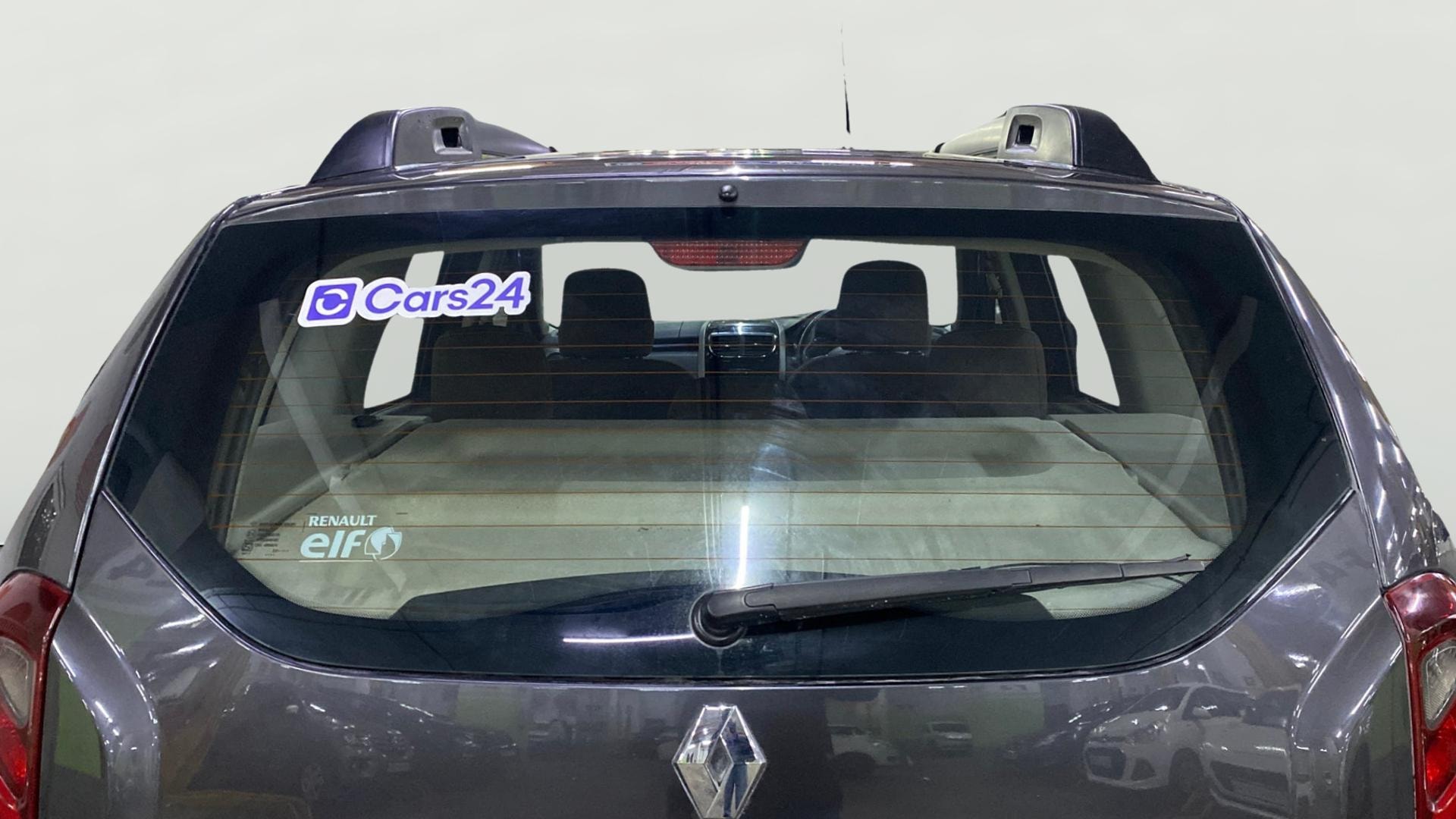View 2021 Renault Duster 1.3L Turbo Petrol RXZ CVT Image 4 Used 2021 Renault Duster 1.3L Turbo Petrol RXZ CVT Image 4