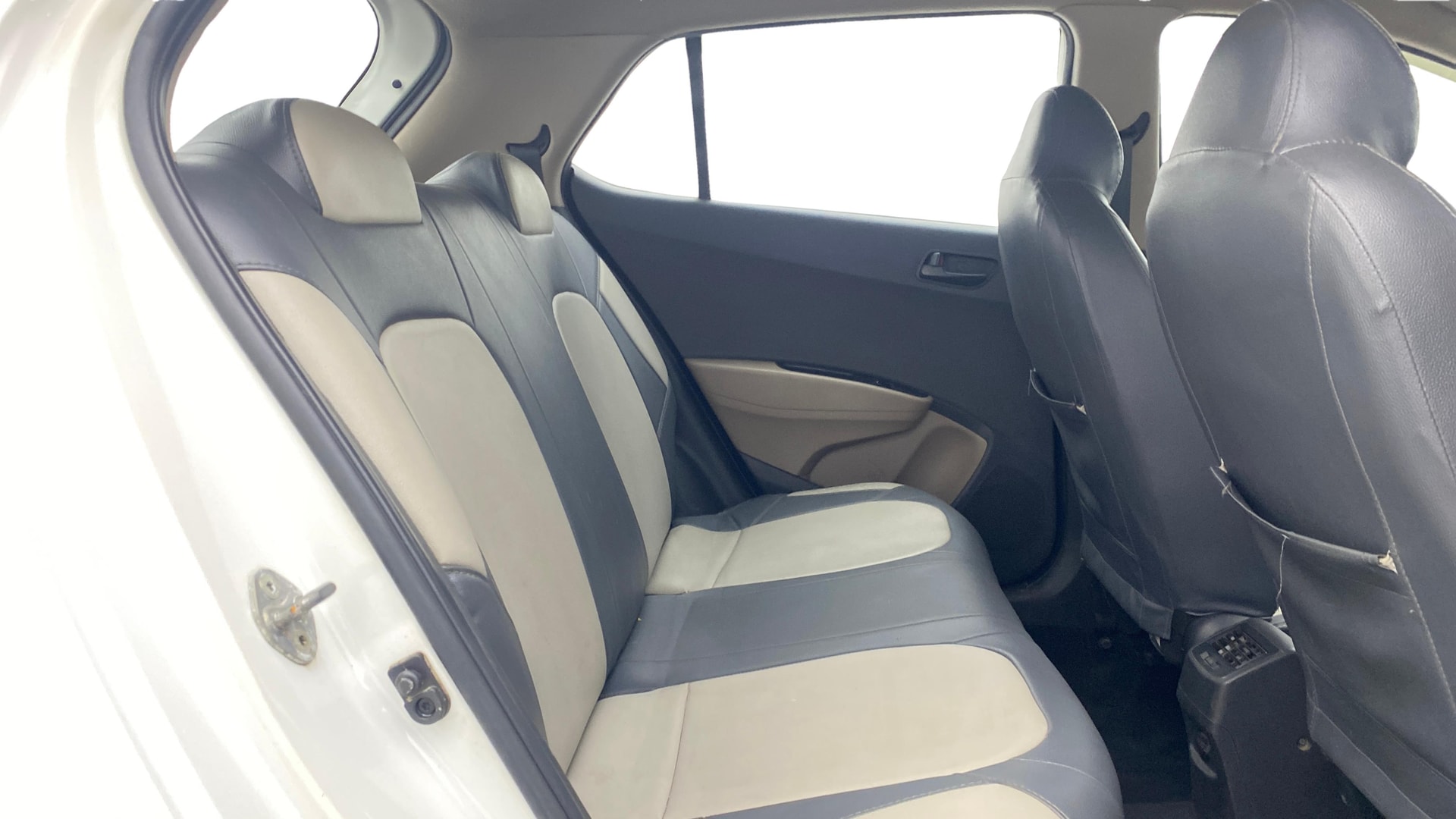 View 2017 Hyundai Grand i10 Magna 1.2 Kappa VTVT Image 29 Used 2017 Hyundai Grand i10 Magna 1.2 Kappa VTVT Image 29