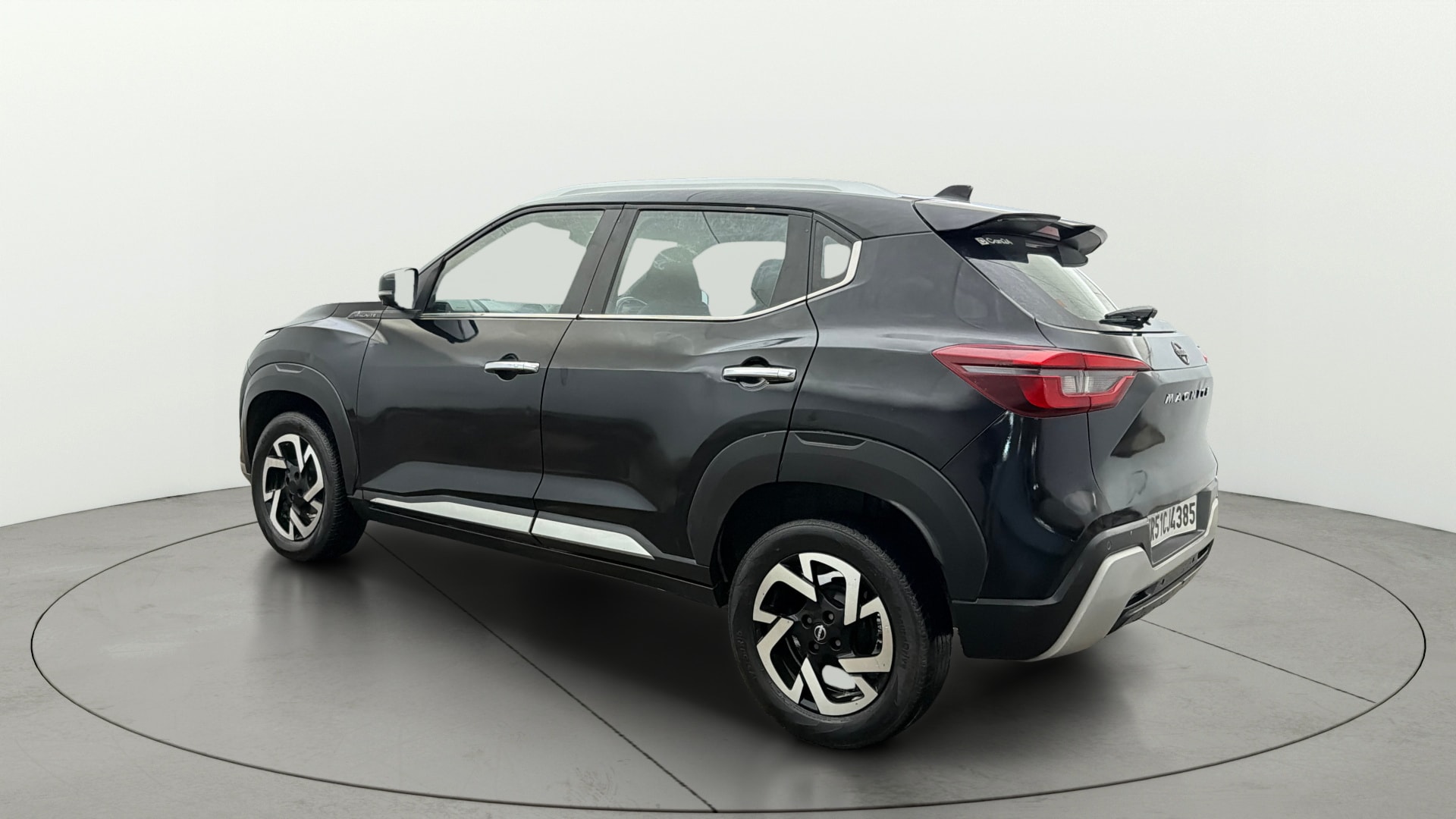 View 2023 Nissan Magnite XV Premium Image 2 Used 2023 Nissan Magnite XV Premium Image 2