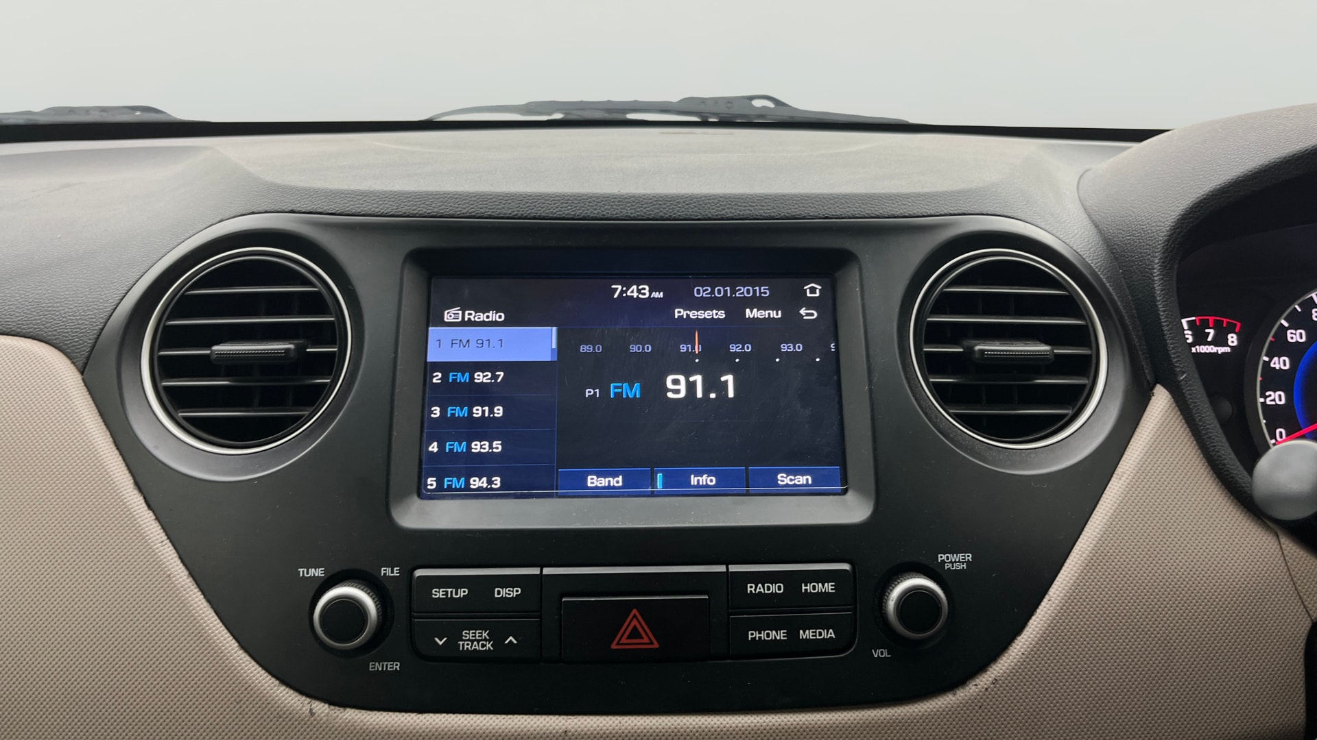 View 2019 Hyundai Grand i10 Sportz 1.2 Kappa Image 32 Used 2019 Hyundai Grand i10 Sportz 1.2 Kappa Image 32