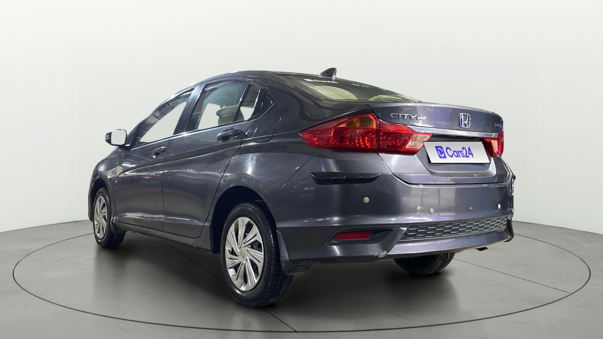View 2017 Honda City ZX MT Diesel Anniversary Edition Image 2 Used 2017 Honda City ZX MT Diesel Anniversary Edition Image 2