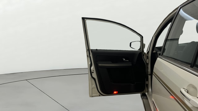 View Tata Aria Image 32 Used Tata Aria Image 32