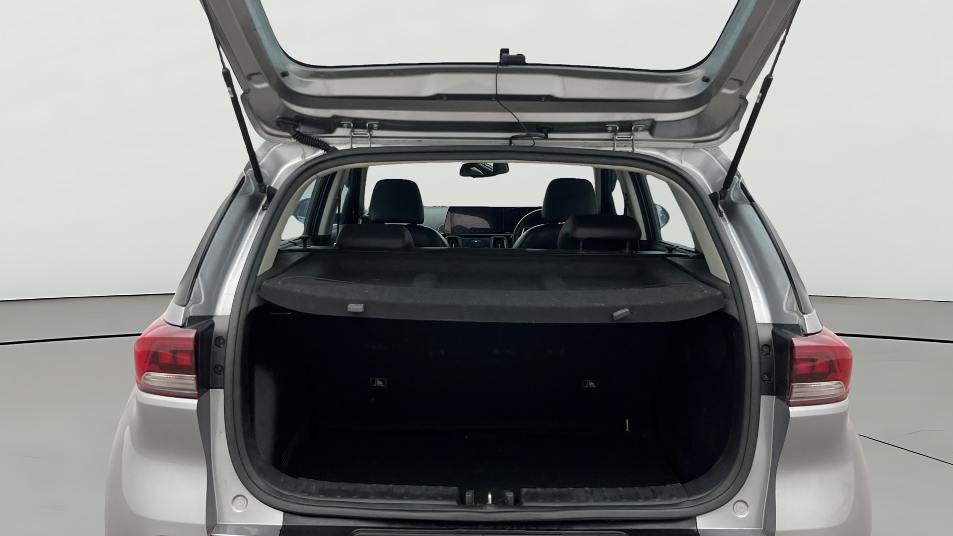 View 2022 Kia Sonet GTX Plus Diesel Image 42 Used 2022 Kia Sonet GTX Plus Diesel Image 42