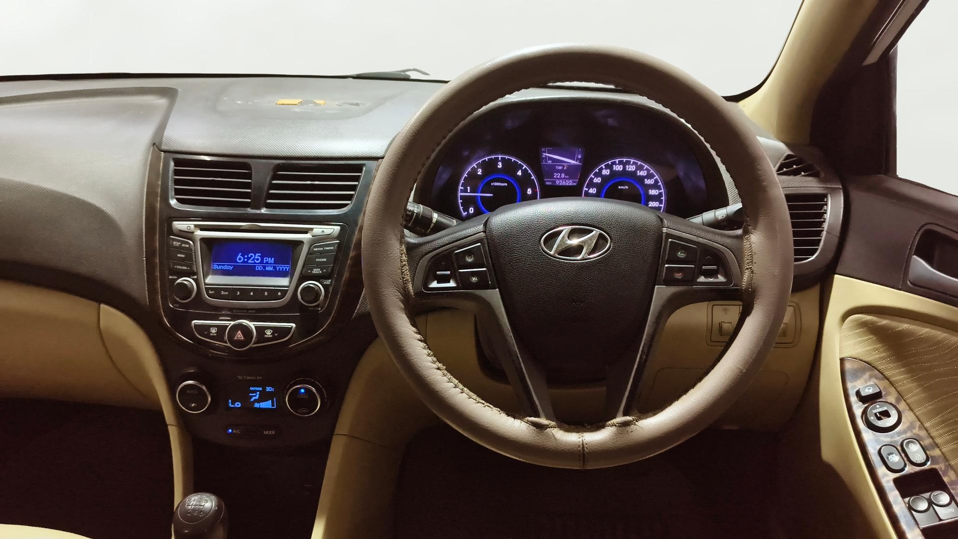 View 2015 Hyundai Fluidic Verna 1.4 CRDI Base Image 20 Used 2015 Hyundai Fluidic Verna 1.4 CRDI Base Image 20