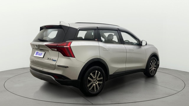 View Mahindra XUV700 Image 48 Used Mahindra XUV700 Image 48