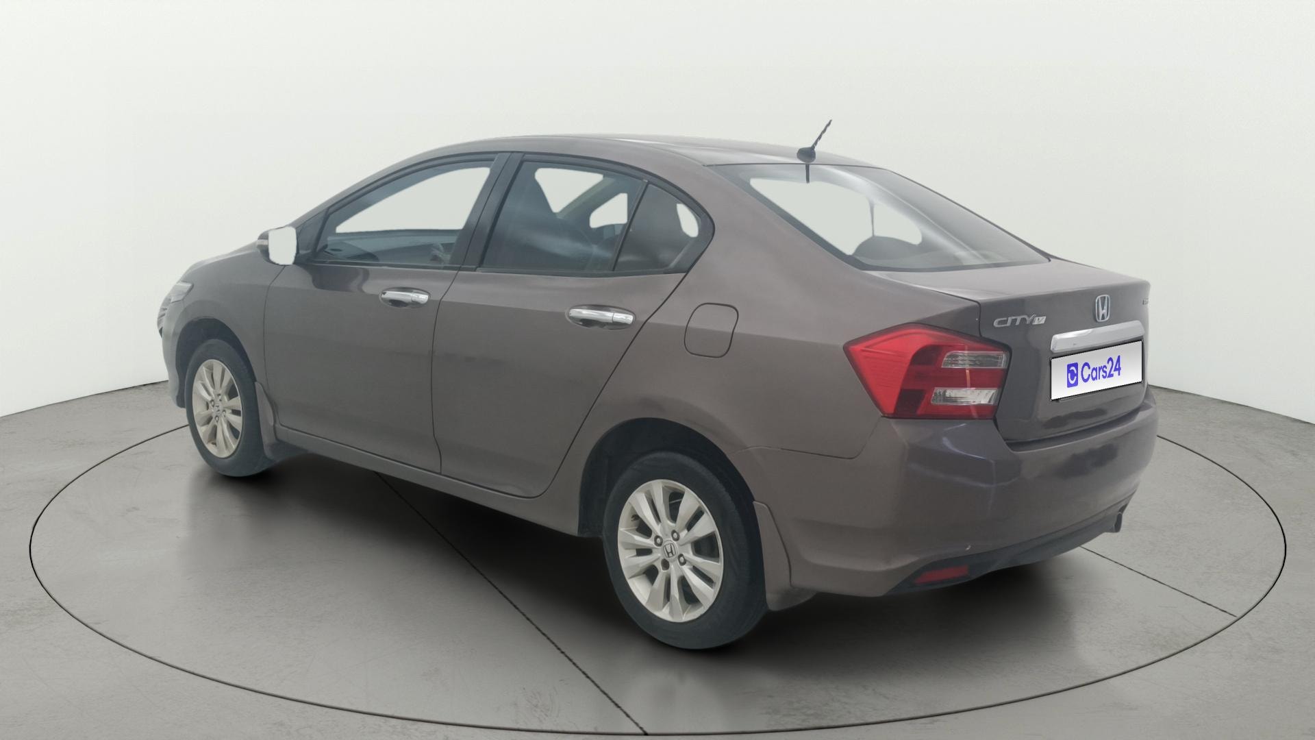 View 2013 Honda City ZX MT Diesel Anniversary Edition Image 2 Used 2013 Honda City ZX MT Diesel Anniversary Edition Image 2