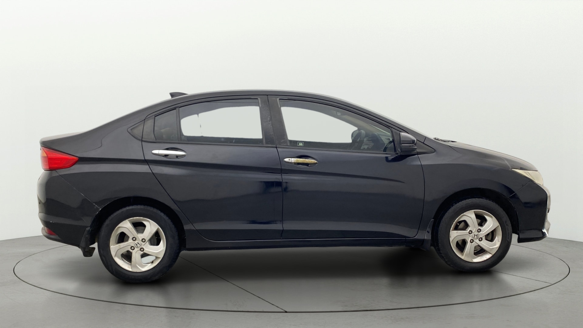 View 2014 Honda City ZX MT Diesel Anniversary Edition Image 9 Used 2014 Honda City ZX MT Diesel Anniversary Edition Image 9