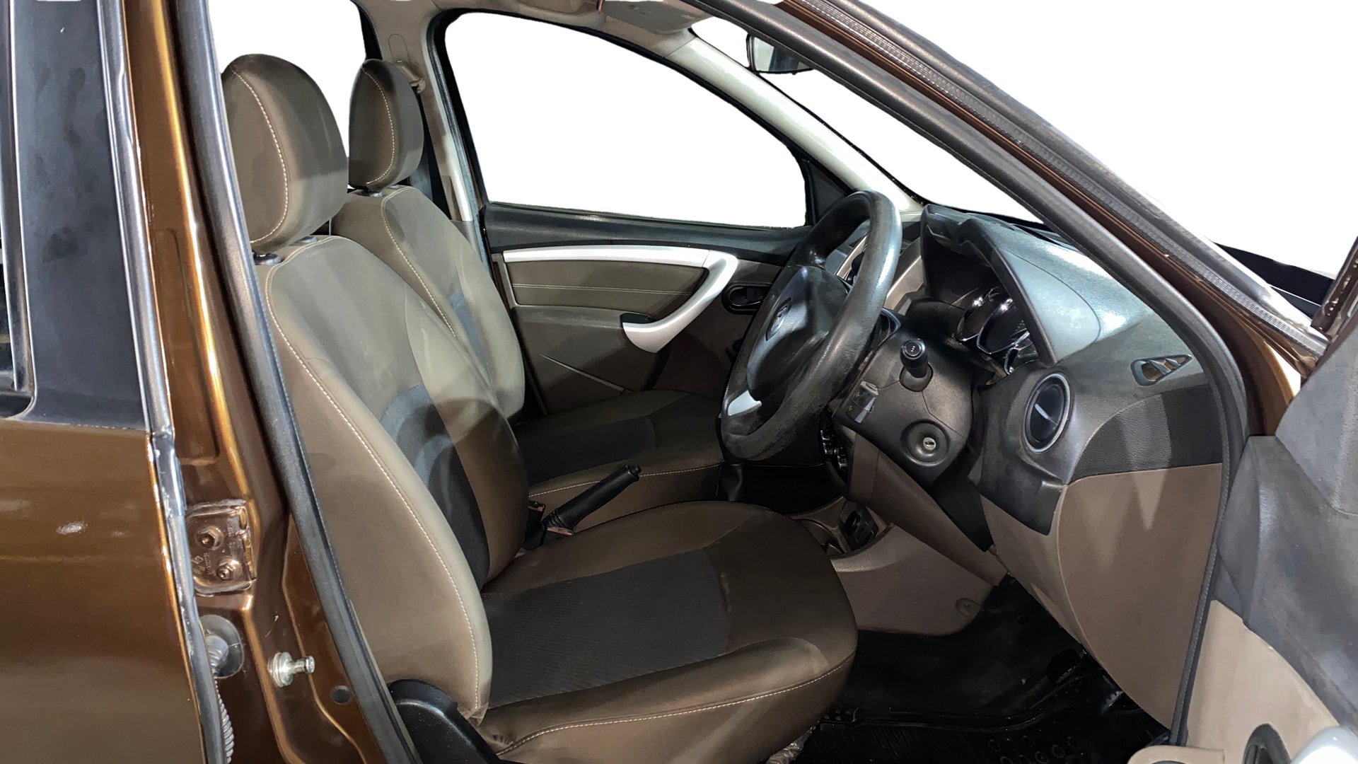 View 2019 Renault Duster 85 PS RXS 4X2 MT Image 25 Used 2019 Renault Duster 85 PS RXS 4X2 MT Image 25