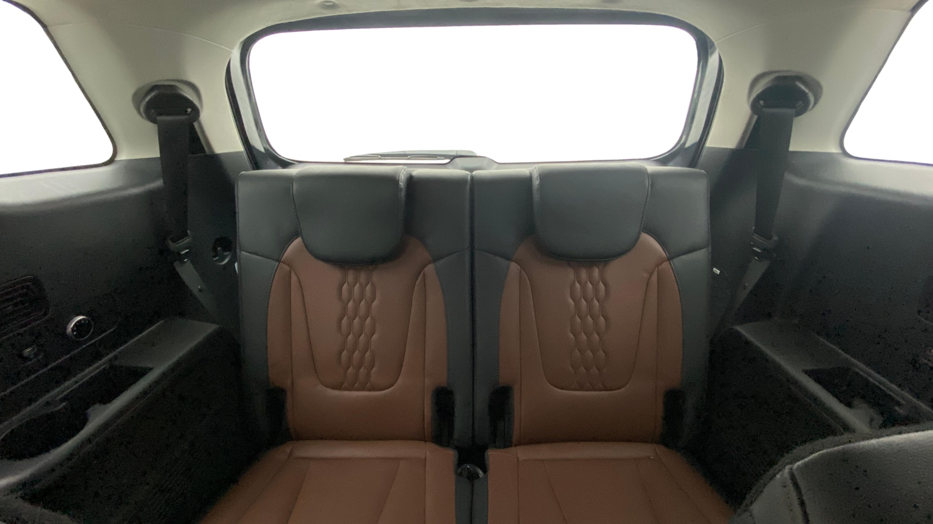 View 2021 Hyundai Alcazar Prestige 6 Seater MT Petrol Image 10 Used 2021 Hyundai Alcazar Prestige 6 Seater MT Petrol Image 10