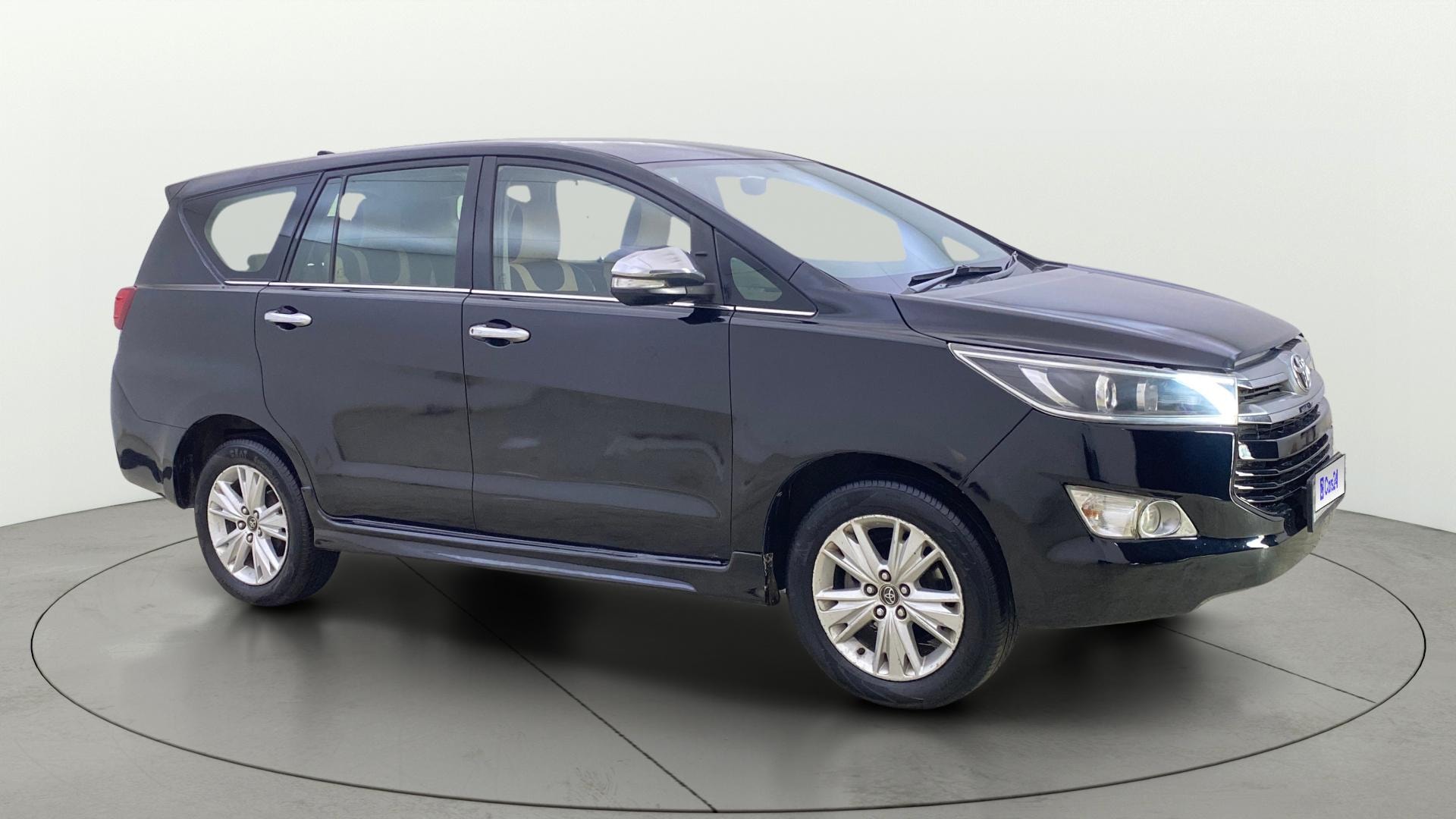 View 2017 Toyota Innova Crysta 2.8 ZX AT 7-Seater Image 38 Used 2017 Toyota Innova Crysta 2.8 ZX AT 7-Seater Image 38