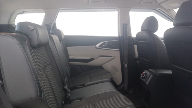 View Kia Carens Image 31 Used Kia Carens Image 31