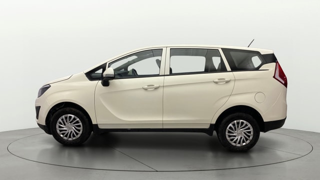 View Mahindra Marazzo Image 5 Used Mahindra Marazzo Image 5
