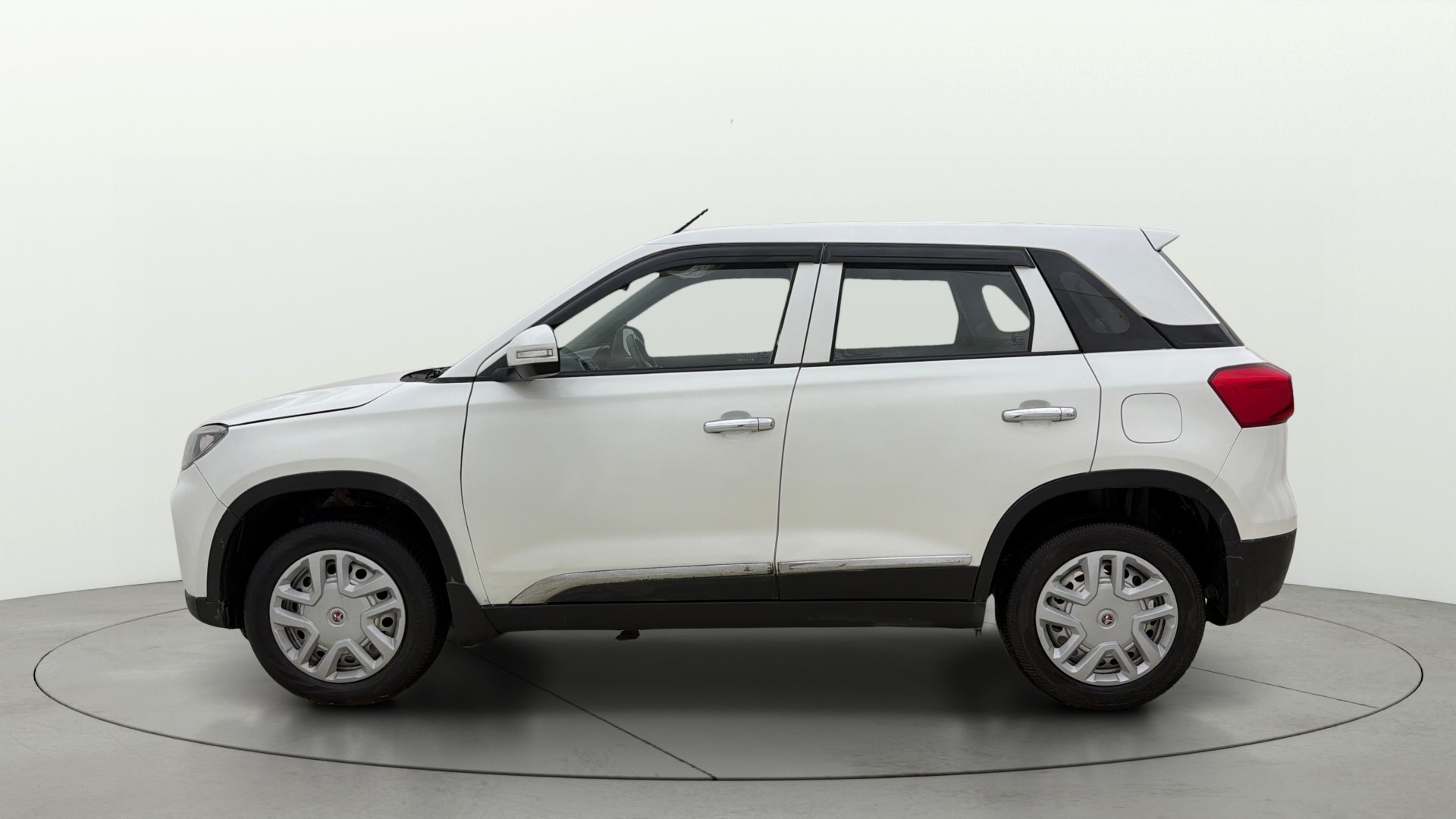 View 2022 Maruti Suzuki 1000 Base Variant Image 5 Used 2022 Maruti Suzuki 1000 Base Variant Image 5