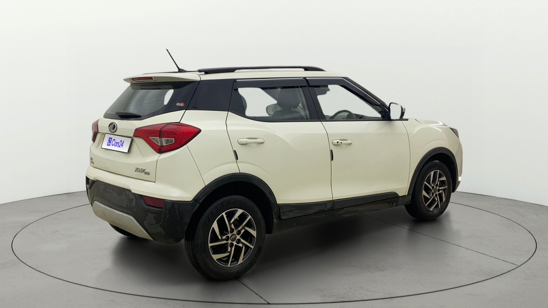 View 2022 Mahindra XUV300 W4 Petrol BS IV Image 42 Used 2022 Mahindra XUV300 W4 Petrol BS IV Image 42