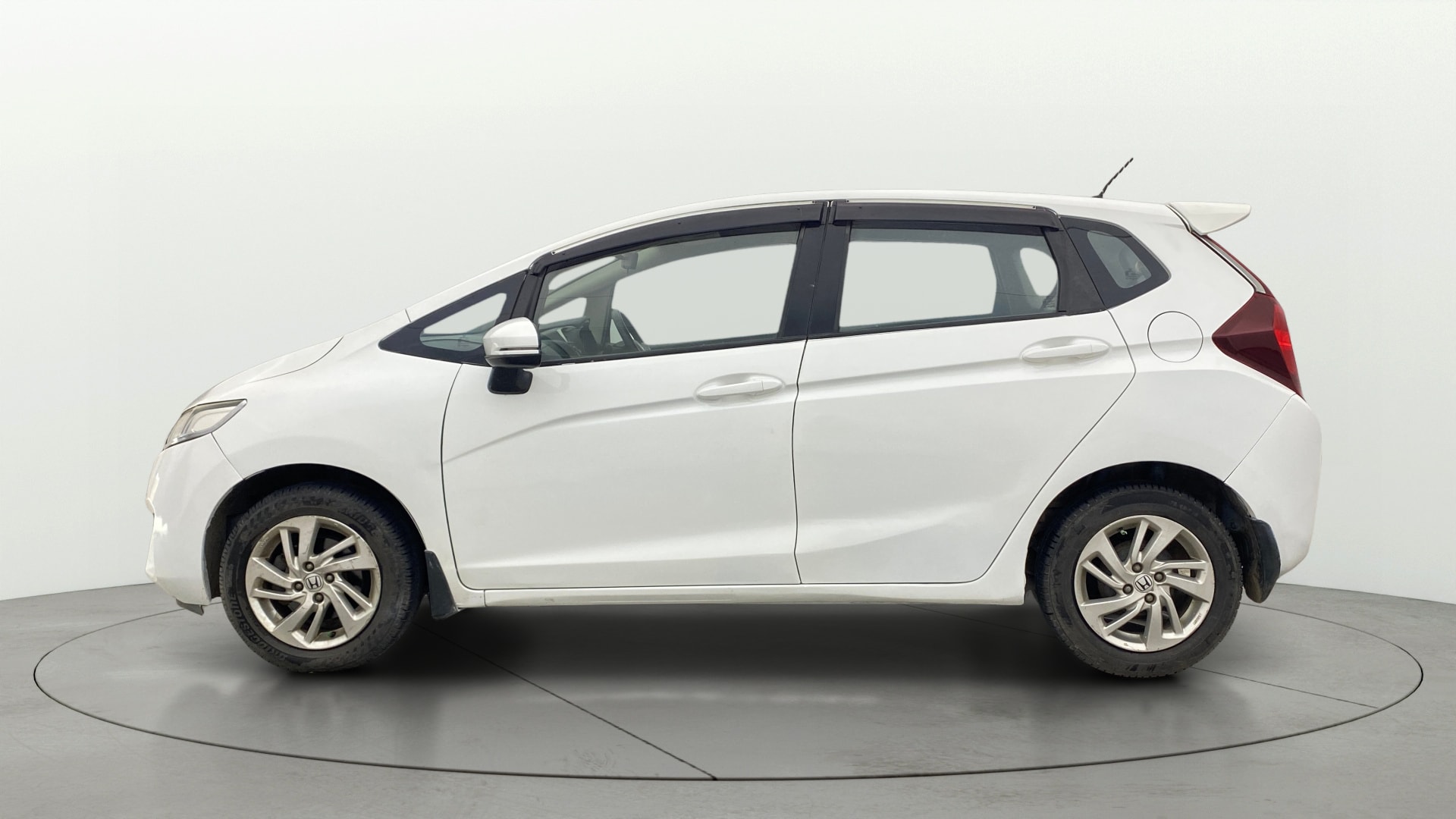 View 2016 Honda Jazz E MT Diesel Image 5 Used 2016 Honda Jazz E MT Diesel Image 5
