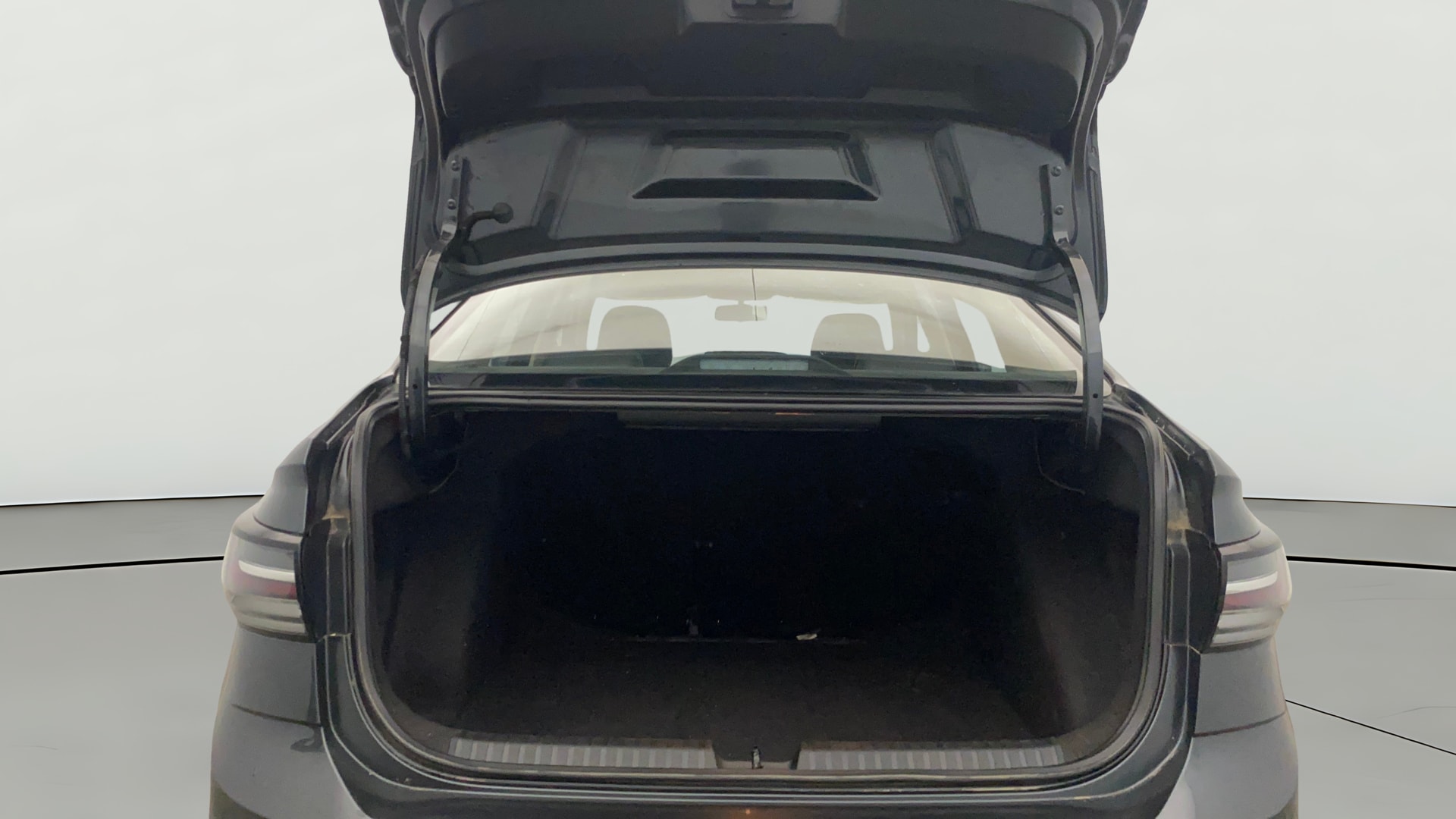 View 2024 Volkswagen Virtus Topline 1.0 TSI MT Image 39 Used 2024 Volkswagen Virtus Topline 1.0 TSI MT Image 39